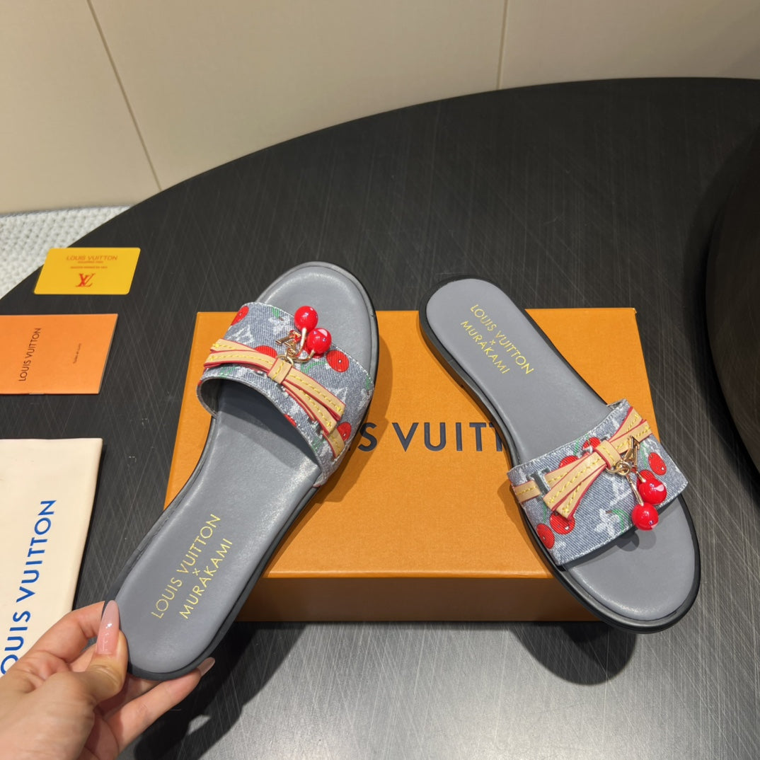 LV SLIDE SANDALS 25S IN GREY DENIM AND CALFSKIN WITH CHERRY BLOSSOM BUCKLE、mysite、Cacoeks