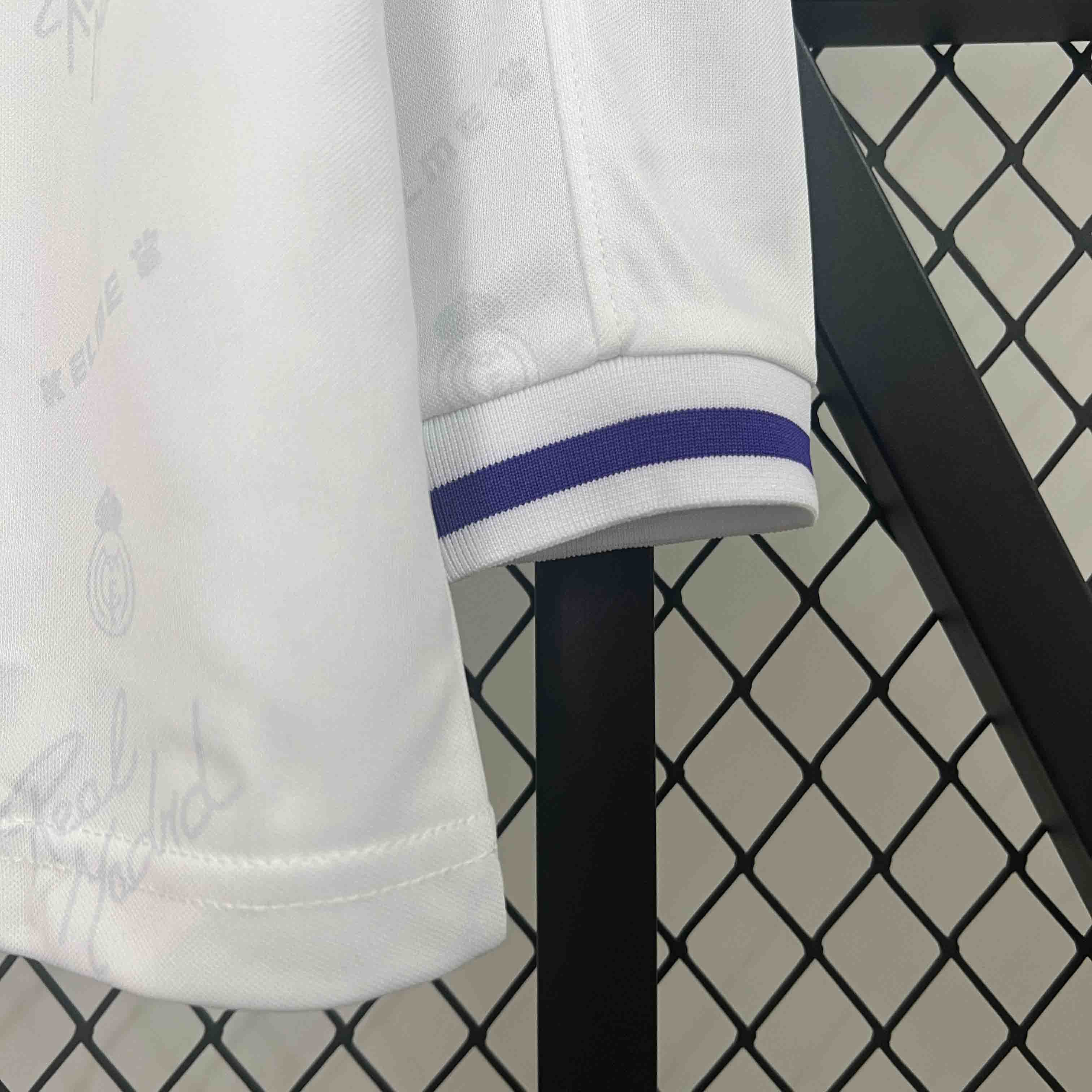 GlobeJersey-Retro Real Madrid 1994-96 Home Long Sleeve Jersey