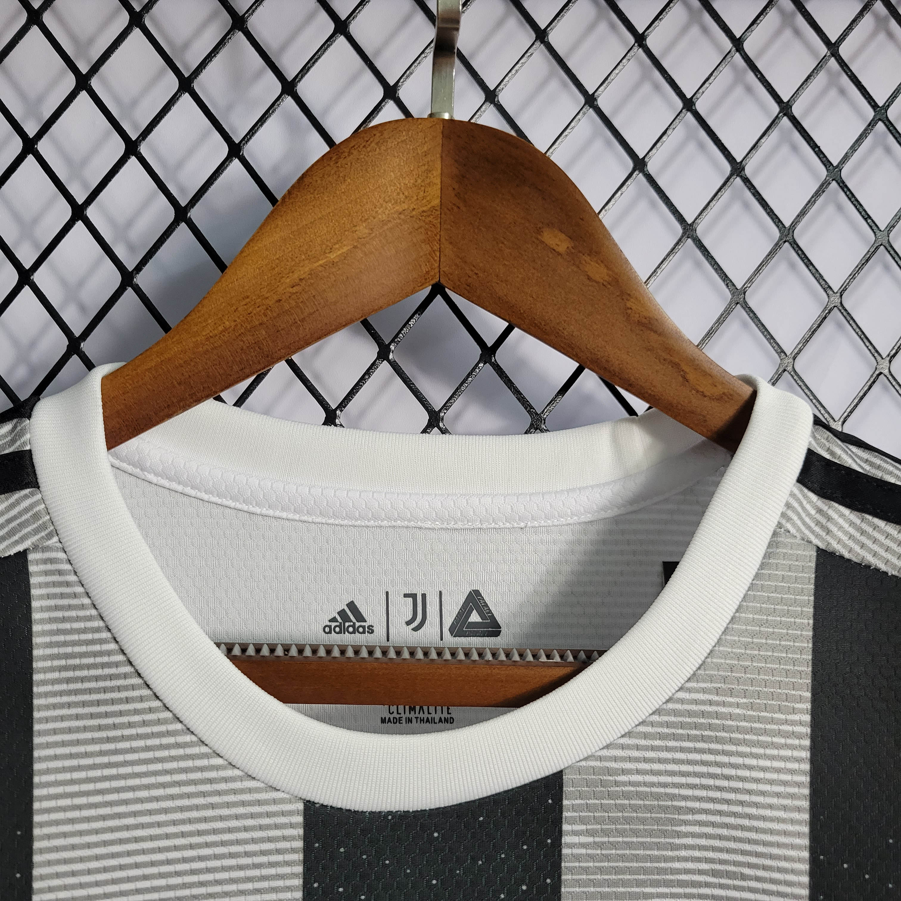 2019/2020 Retro Juventus Joint Edition Black and White Stripes Soccer Jersey 1:1 Thai Quality:football jersey mysite: unitedjerseyfootball 邓江浪:football