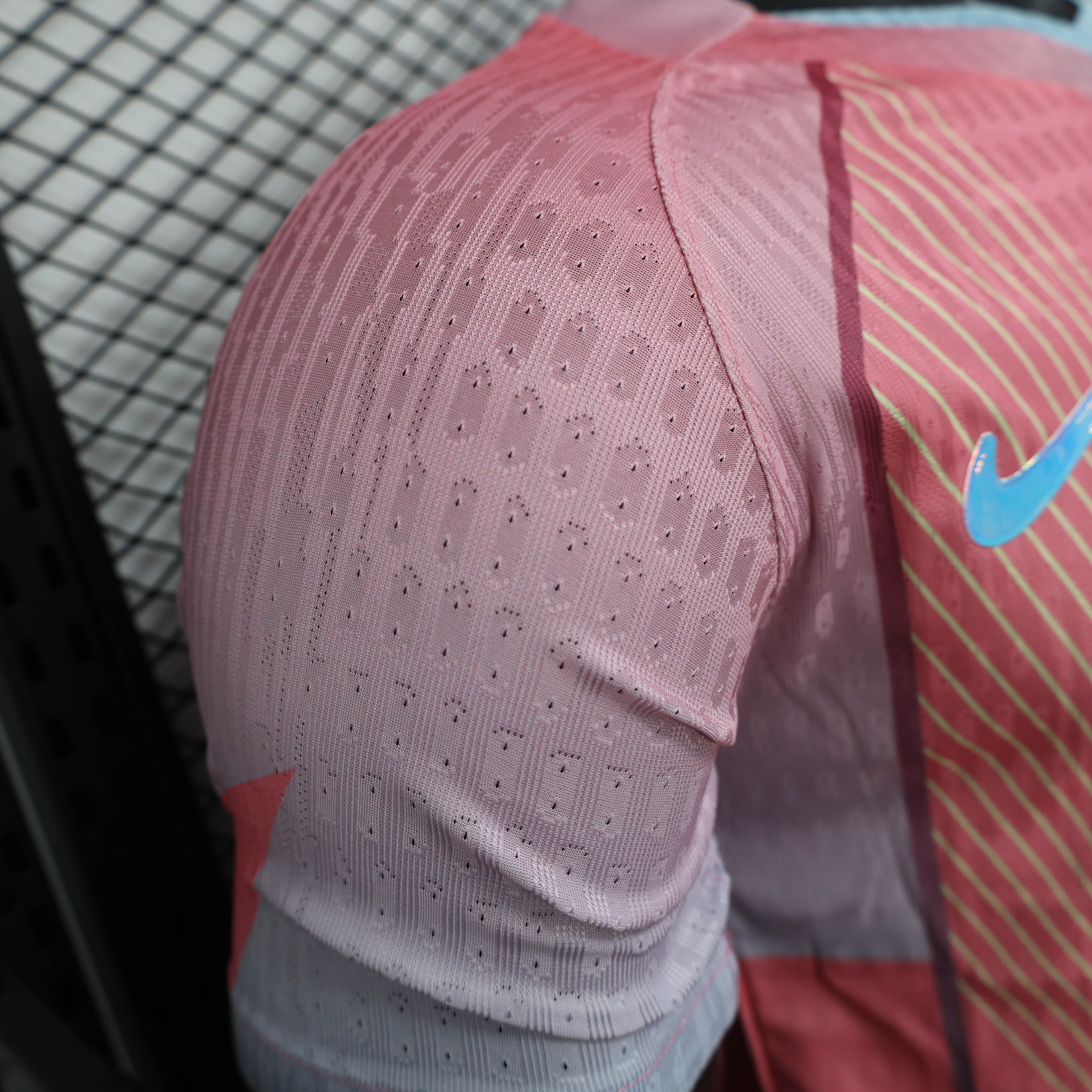 2025/2026 Player Version Barcelona Concept Pink Football Shirt 1:1 Thai Quality:football jersey mysite: unitedjerseyfootball 邓江浪:football