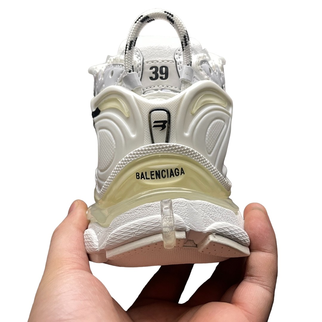 Balenciaga Graffiti Runner Trainer in White、mysite、Cacoeks