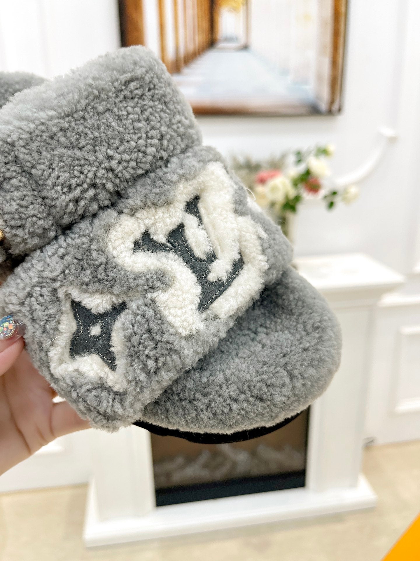 DAD SANDAL MULE IN SHADOW GRAY MIX WHITE FLEECE、mysite、Cacoeks