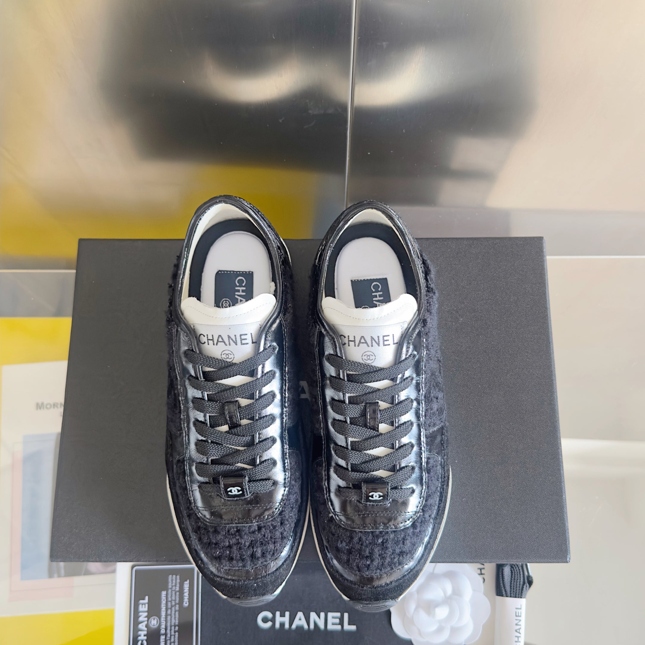 CHANEL 25S SNEAKERS 20MM IN BLACK CALFSKIN AND SUEDE、mysite、Cacoeks