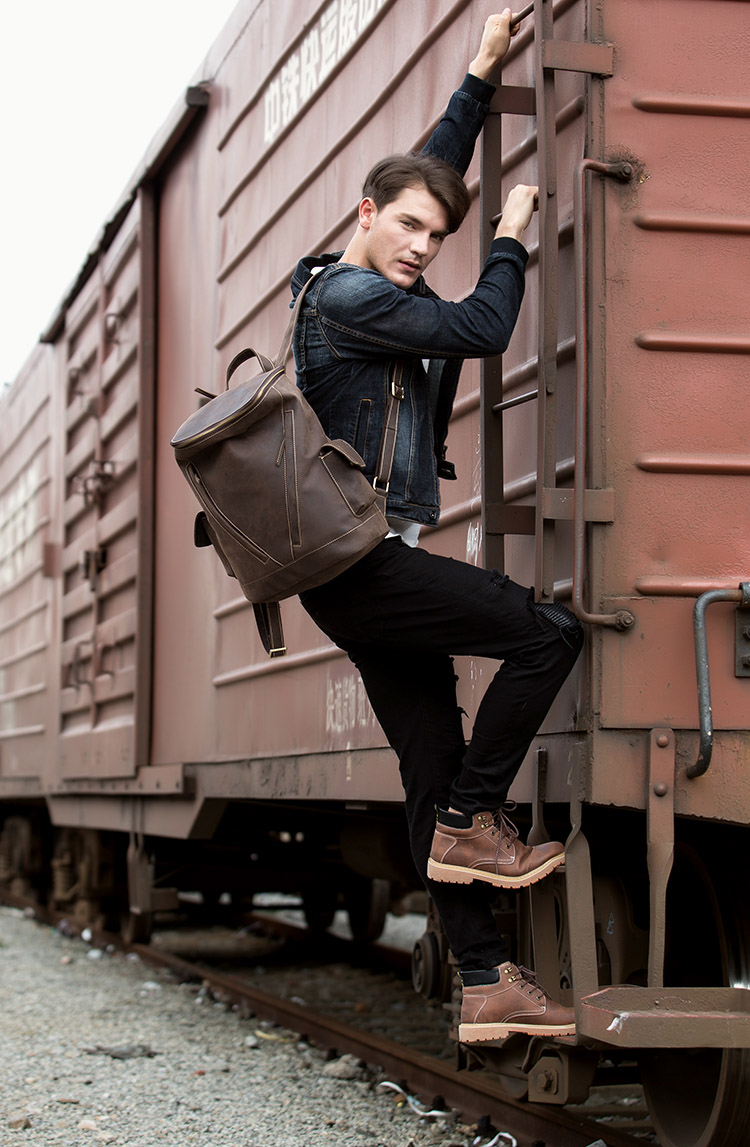Outdoor Model Show of Woosir Large Vintage Leather Backpack