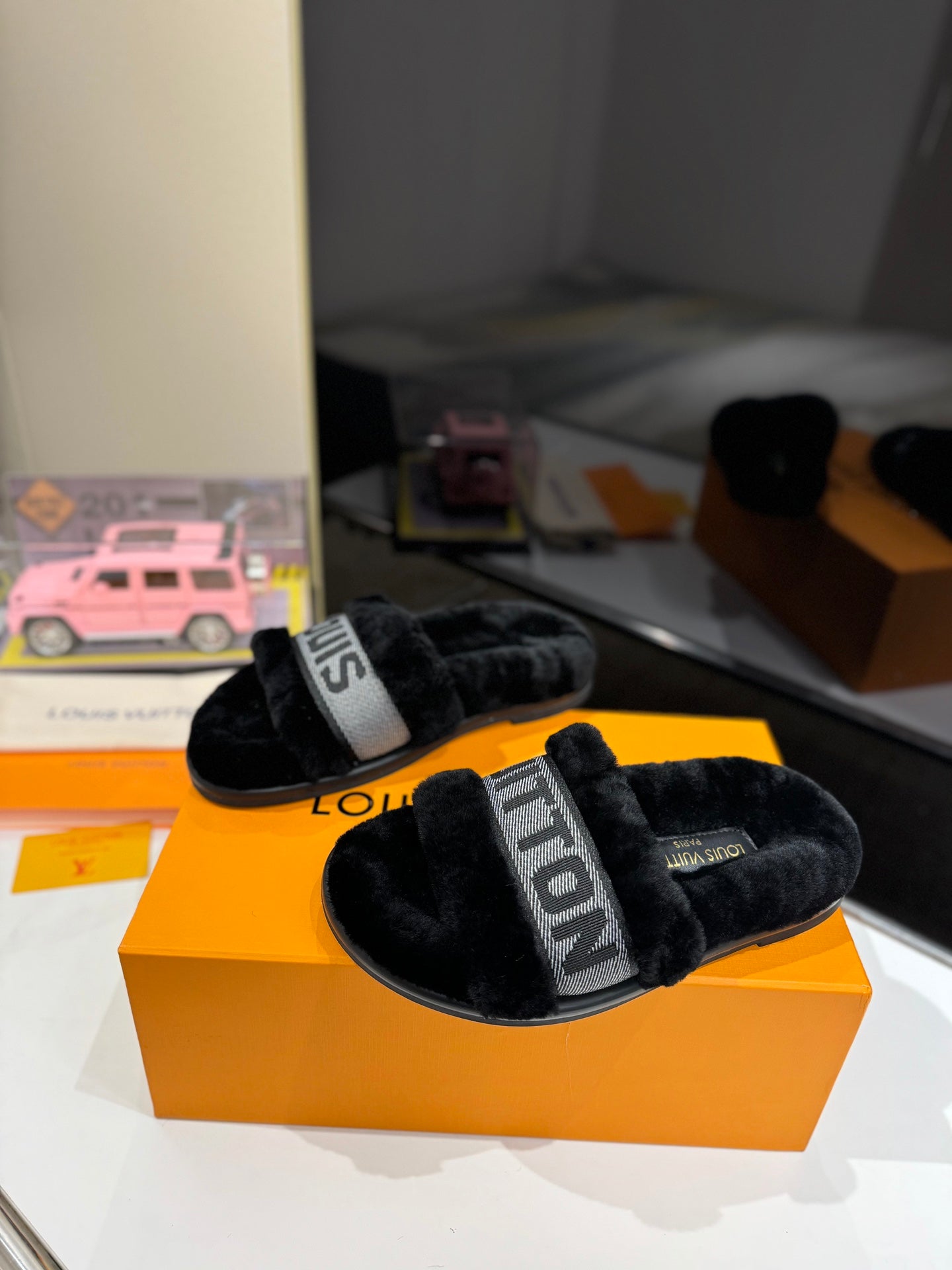 FURRY SLIPPER IN BLACK SHEARLING、mysite、Cacoeks