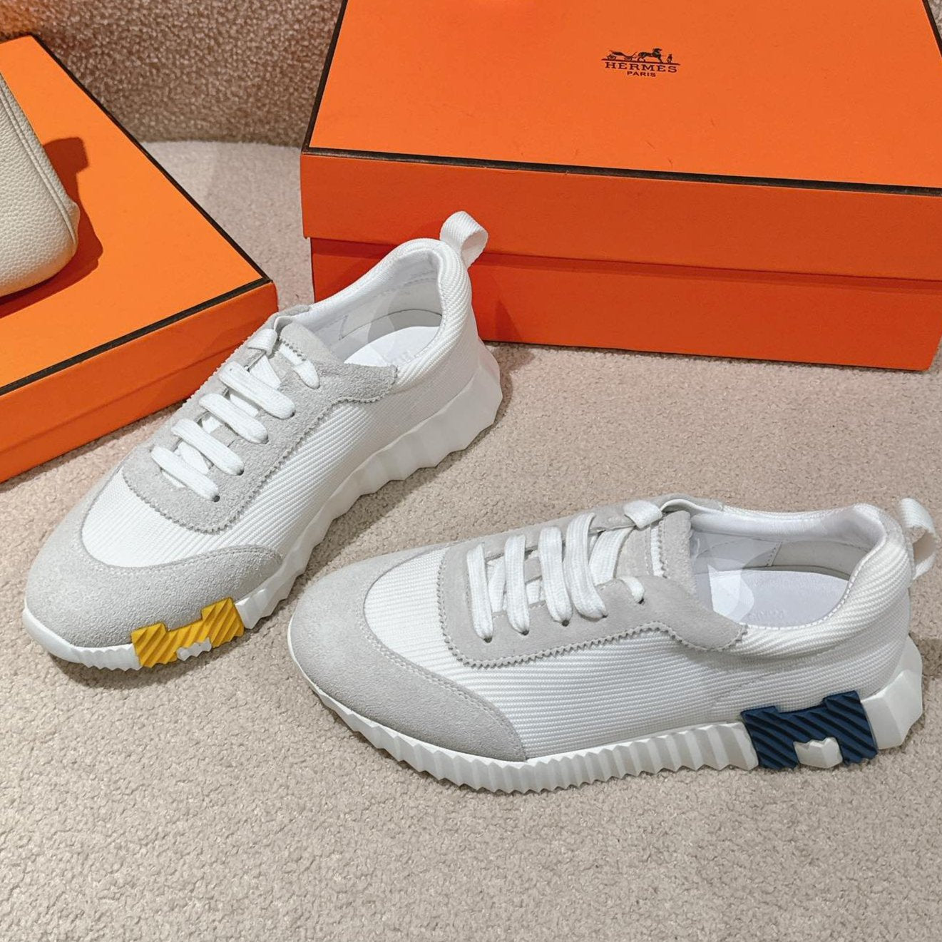 MAINLAND SNEAKER IN PALE GRAY SUEDE AND WHITE BREATHABLE MESH FABRIC 959352、mysite、Cacoeks