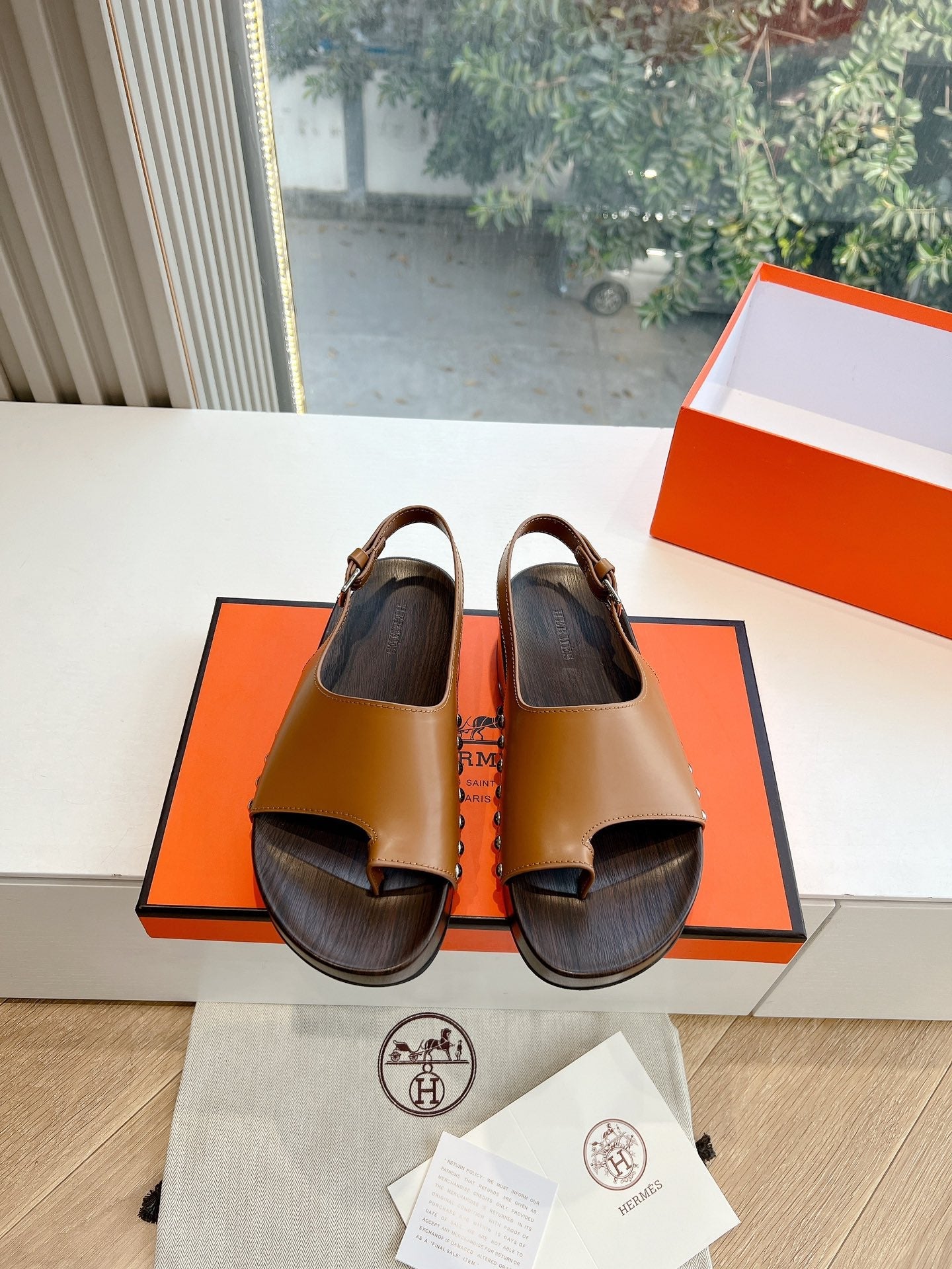 FLAT SANDAL IN BRONZE BROWN CALFSKIN、mysite、Cacoeks