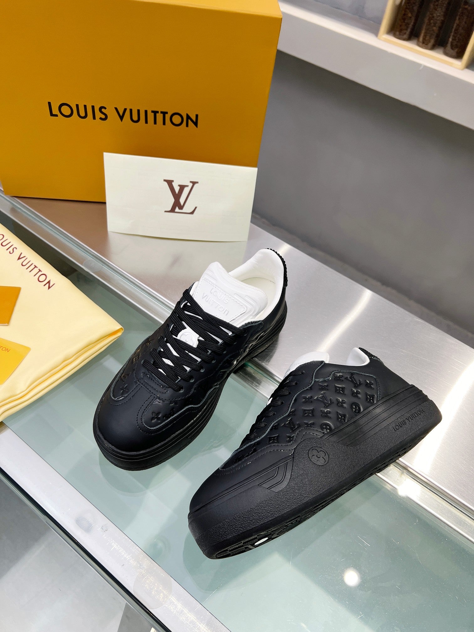 LV WOMEN GROOVY PLATFORM IN BLACK EMBOSSED CALFSKIN、mysite、Cacoeks