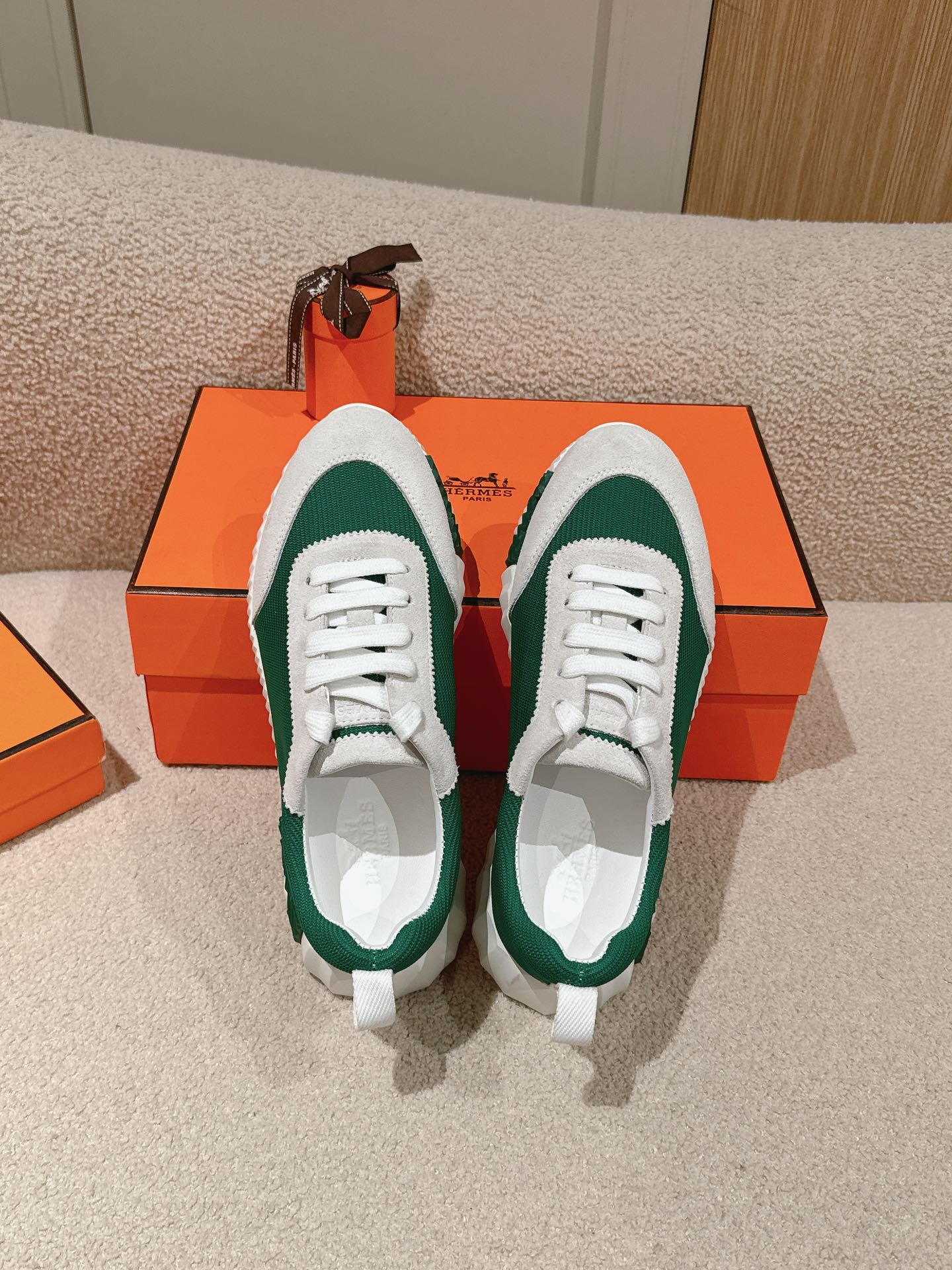 MAINLAND SNEAKER IN PALE GRAY SUEDE AND FOREST GREEN BREATHABLE MESH FABRIC、mysite、Cacoeks