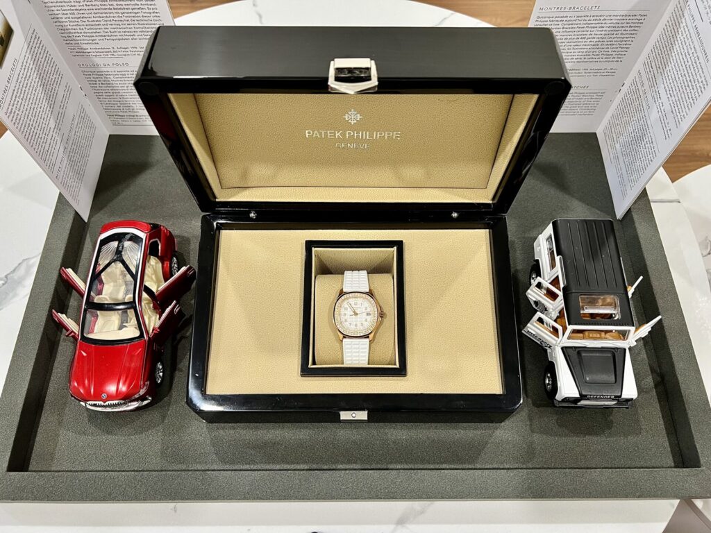 Đồng Hồ Nữ Patek Philippe Aquanaut 5067A Replica 11 Màu Trắng (1)