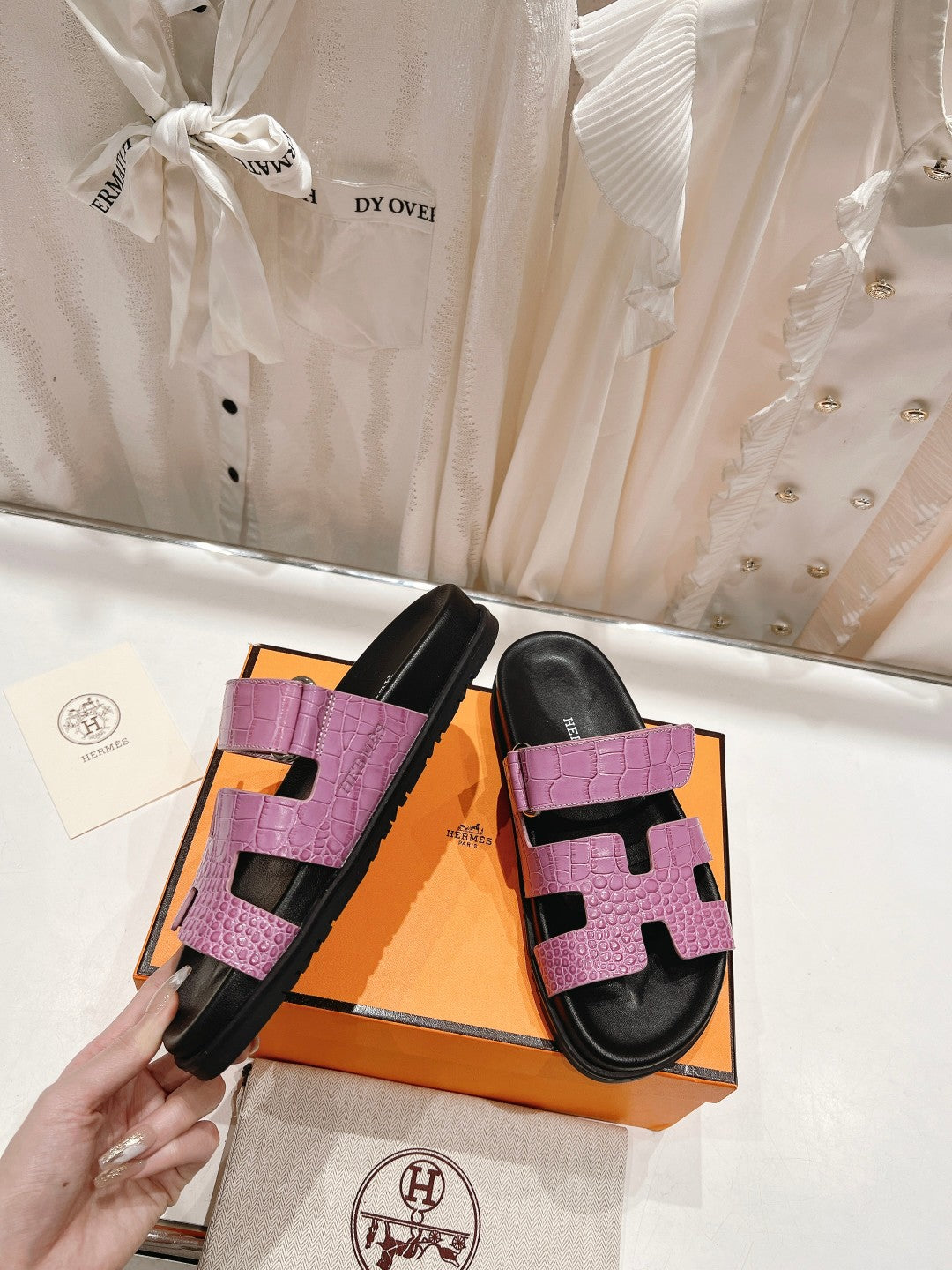 CHYPRE SANDAL BLACK AND LAVENDER LAMBSKIN、mysite、Cacoeks