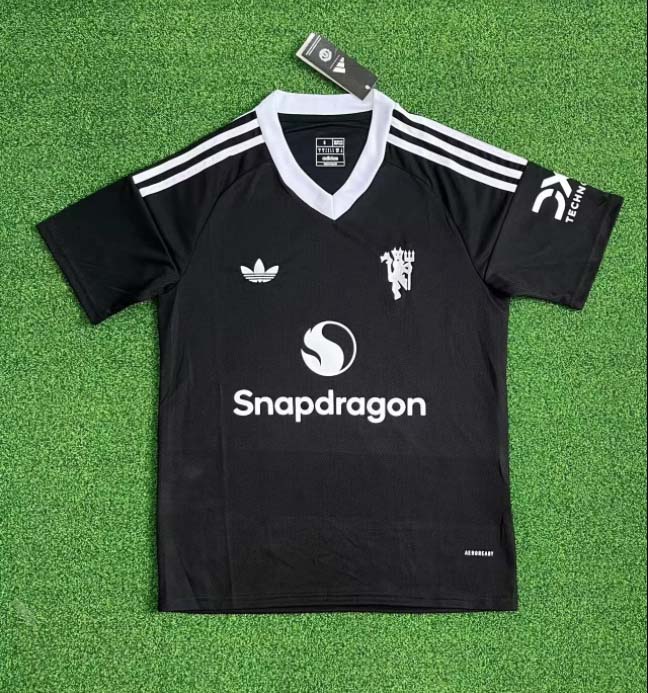2024/2025 Manchester United Training Wear Black Football Shirt 1:1 Thai Quality:football jersey mysite: unitedjerseyfootball 邓江浪:football