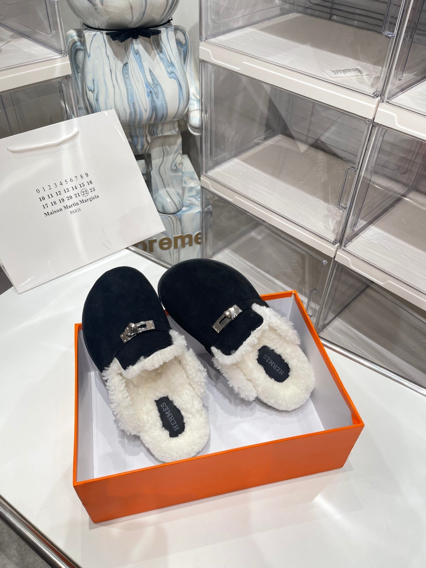 SLIP-ON MULE IN BLACK SUEDE AND SHEARLING LINING、mysite、Cacoeks