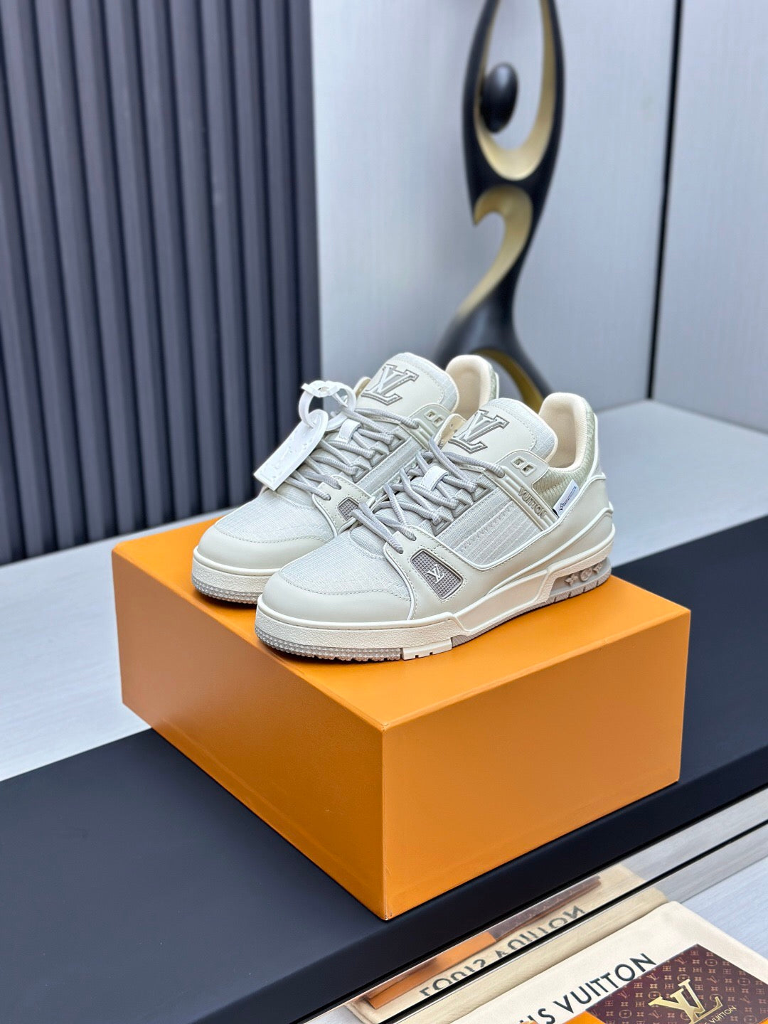 LV TRAINER SNEAKER IN GREY CALFSKIN、mysite、Cacoeks