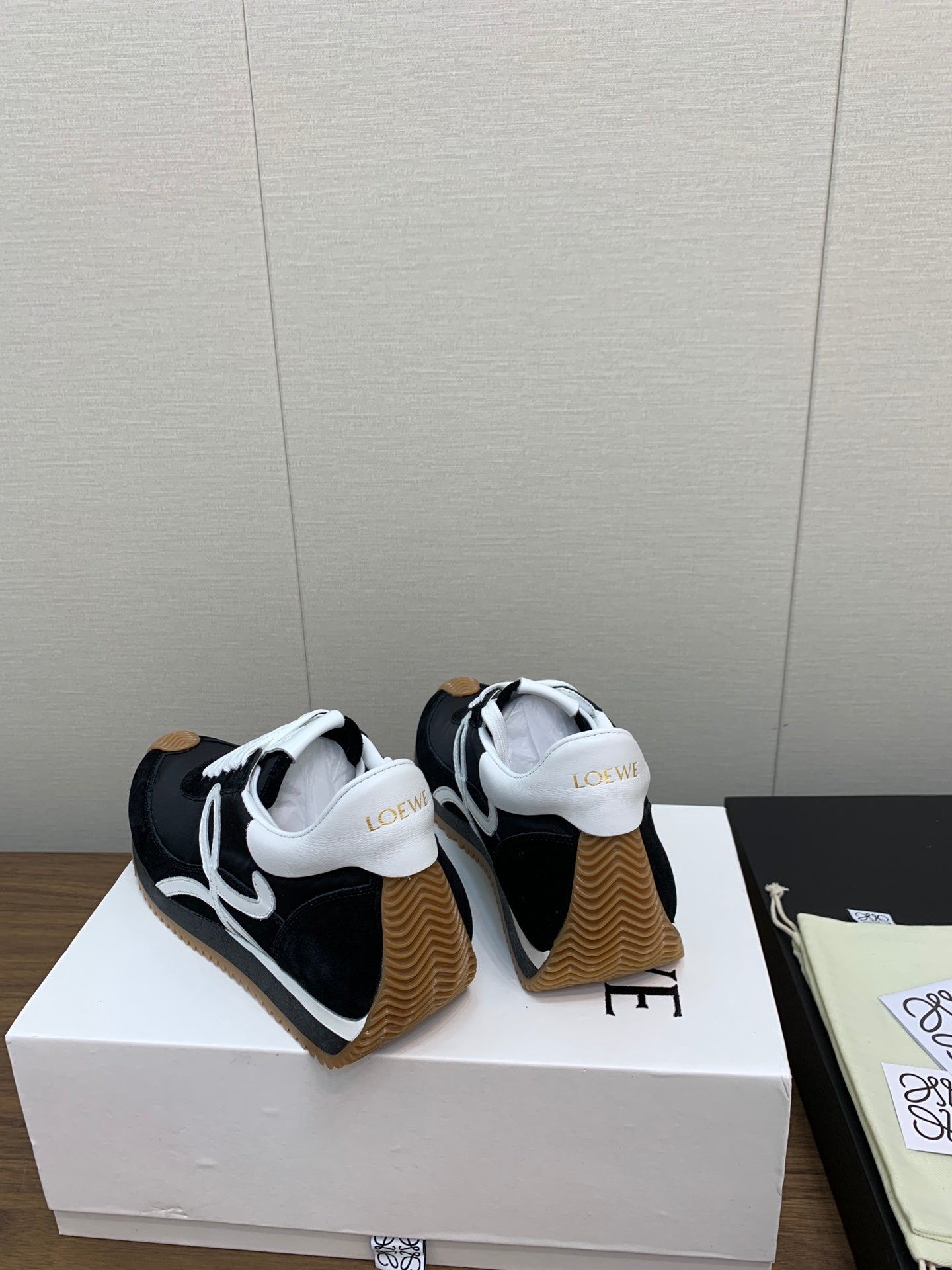 LW FLOW RUNNER SNEAKER BLACK-BROWN SUEDE、mysite、Cacoeks