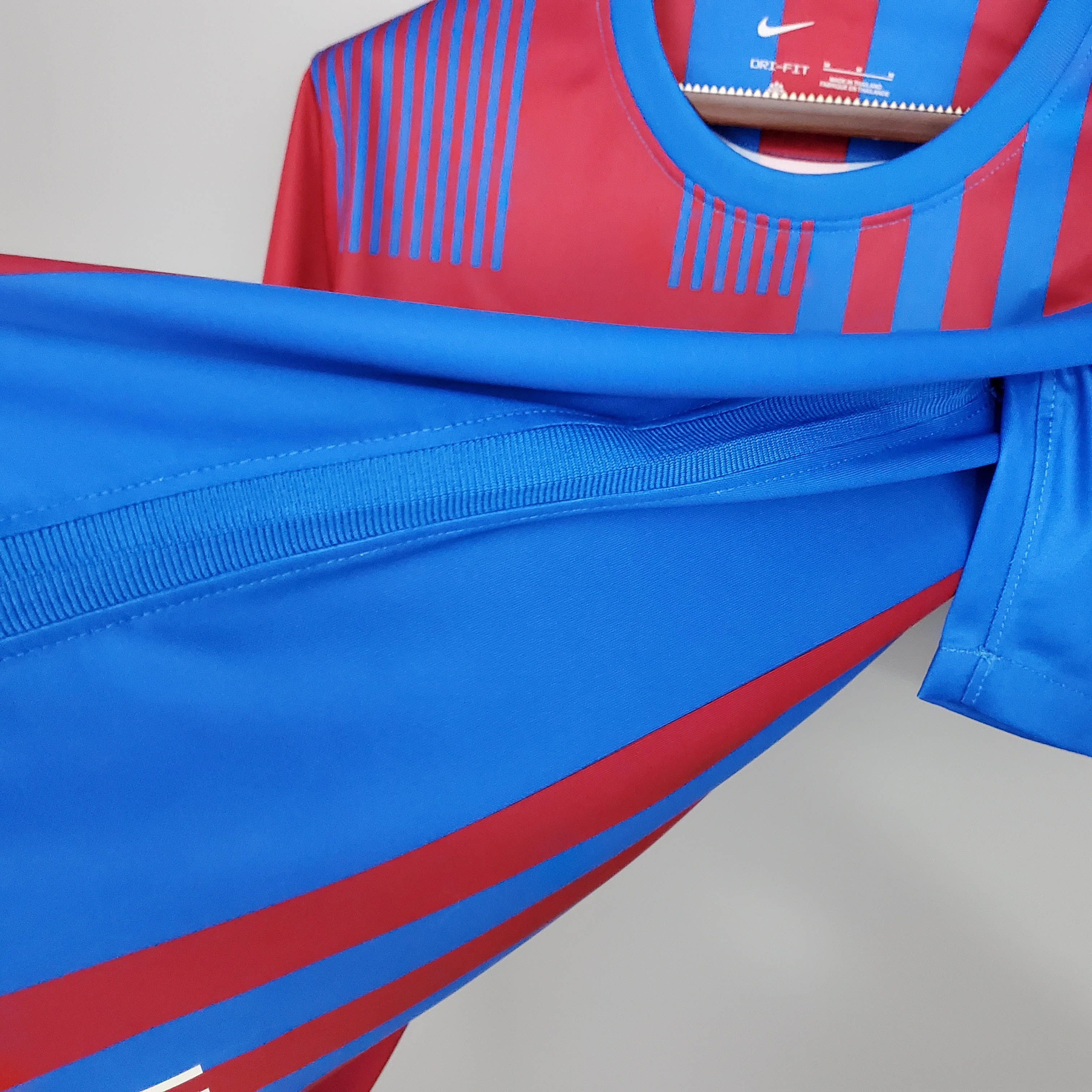 Barcelona Football Shirt 2021 / 2022 1:1 Thai Quality Home:football jersey mysite: unitedjerseyfootball 邓江浪:football