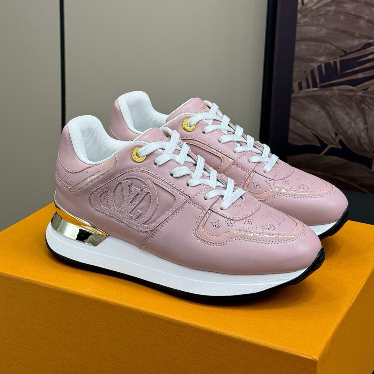 LV NEO RUN AWAY SNEAKER IN PASTEL PINK CALFSKIN、mysite、Cacoeks