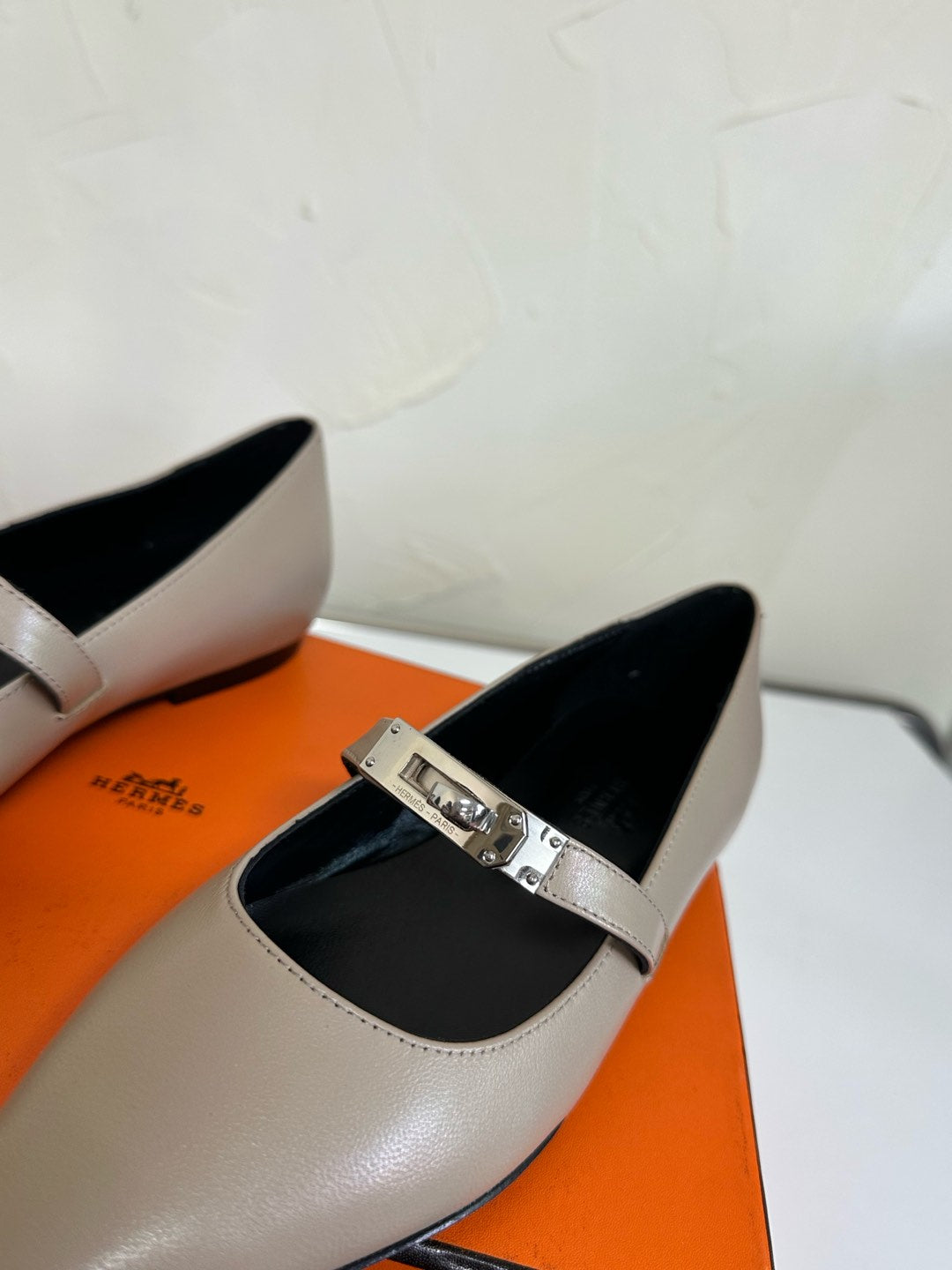 KIARA FLAT PUMP IN KHAKI BROWN CALFSKIN、mysite、Cacoeks