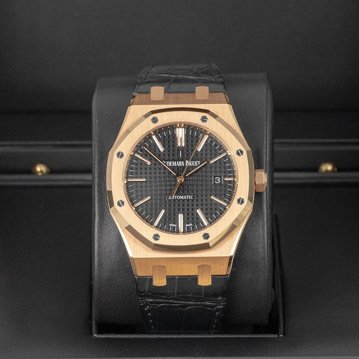 Audemars Piguet Royal Oak 15400OR.OO.D002CR.01 Super Clone Watch – Rose Gold Black Dial Leather Strap Replica