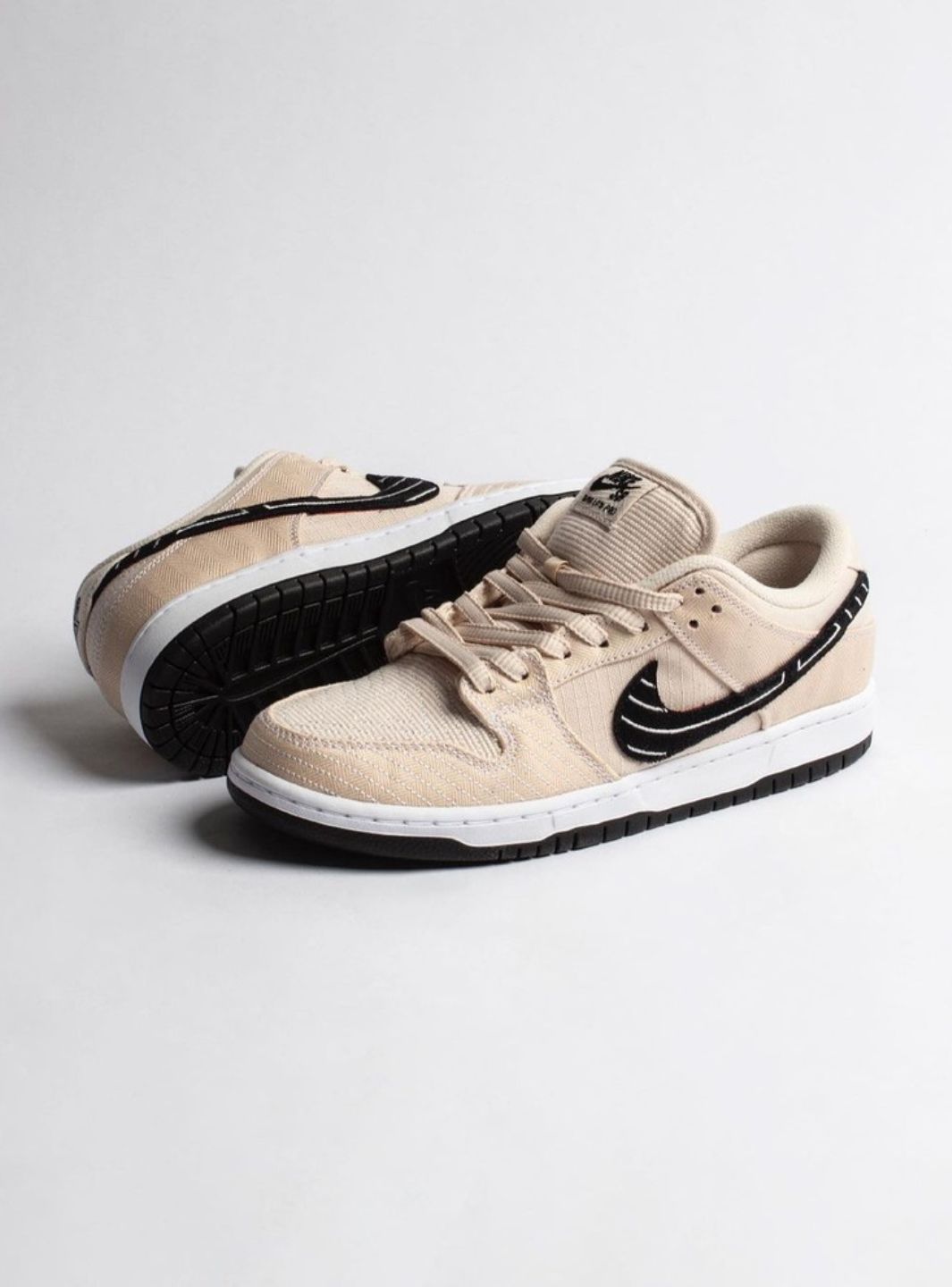 Nike SB Dunk Low Albino & Preto、NIKE、Cacoeks