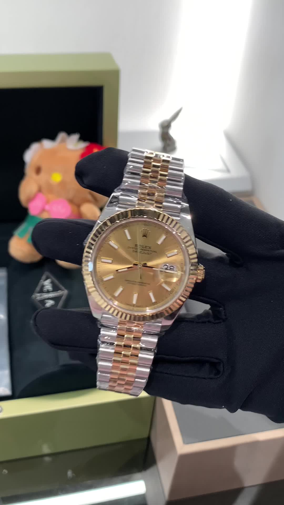 兼职  林炎: luxecystore