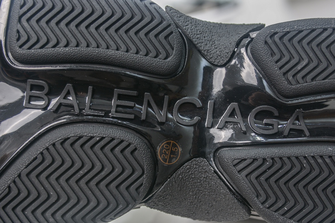 Balenciaga Triple S Sneaker in Black、mysite、Cacoeks