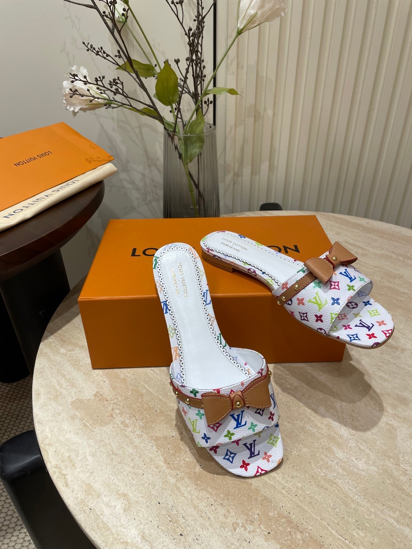 FLAT MULES IN WHITE MONOGRAM LAMBSKIN、mysite、Cacoeks