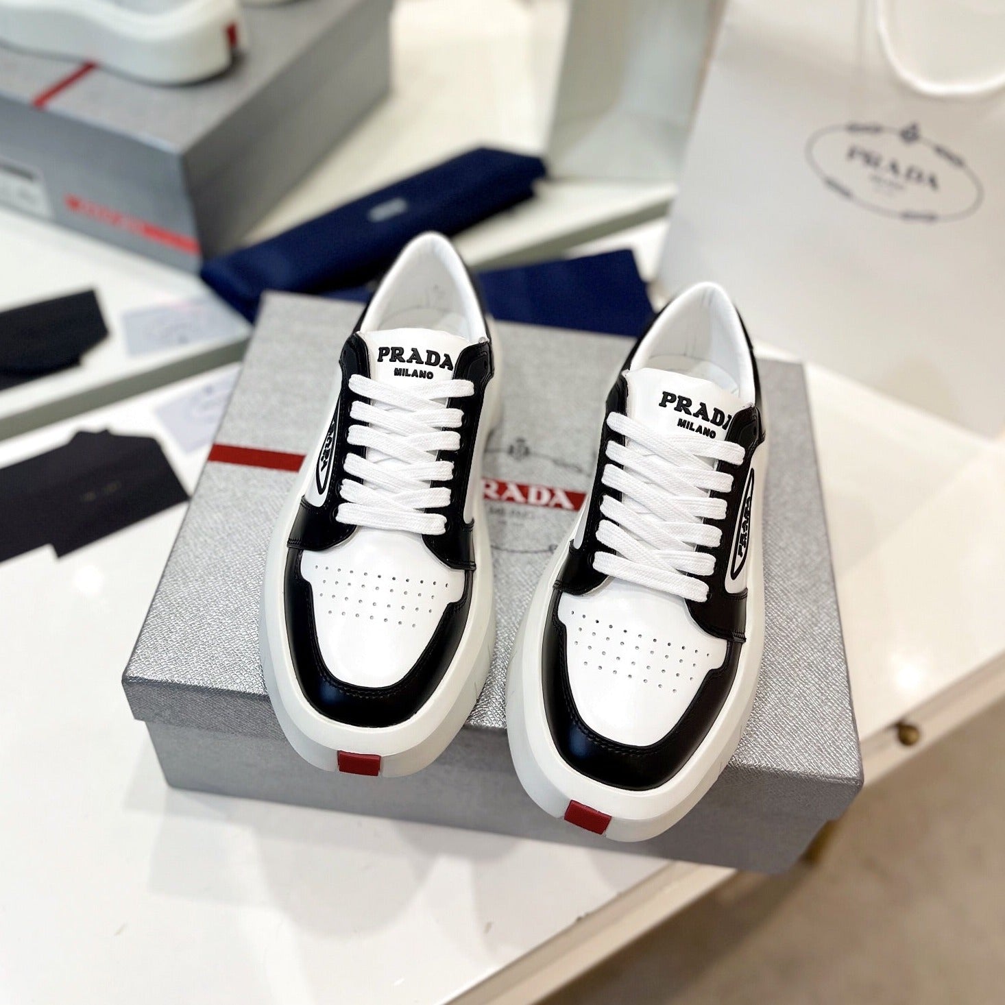 PRA DOWNTOWN THICK-SOLE SNEAKERS BLACK AND WHITE CALFSKIN、mysite、Cacoeks