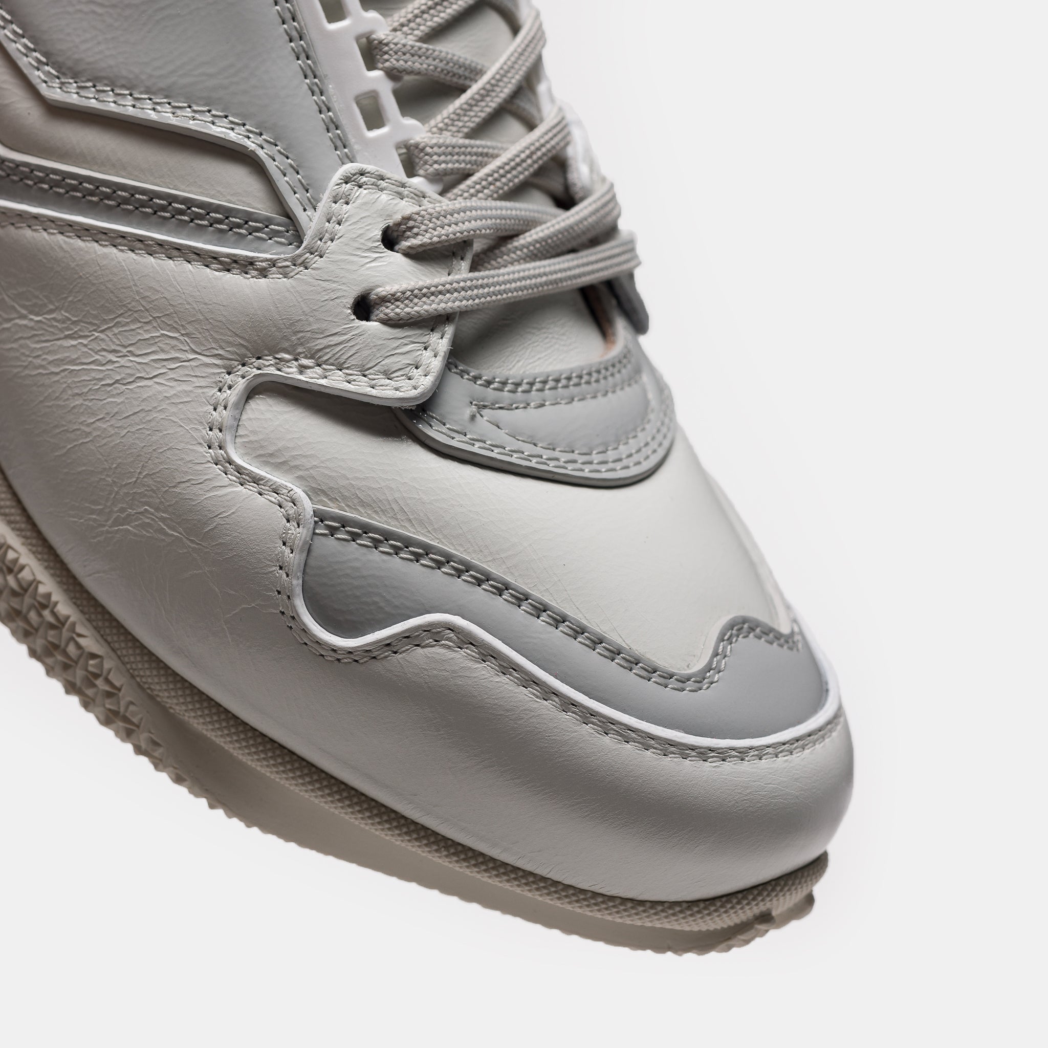 Ostro Shoe in White Brilliant