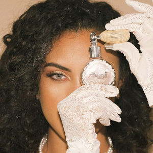 A bit of glitter on your hair gives it a captivating, almost magical effect