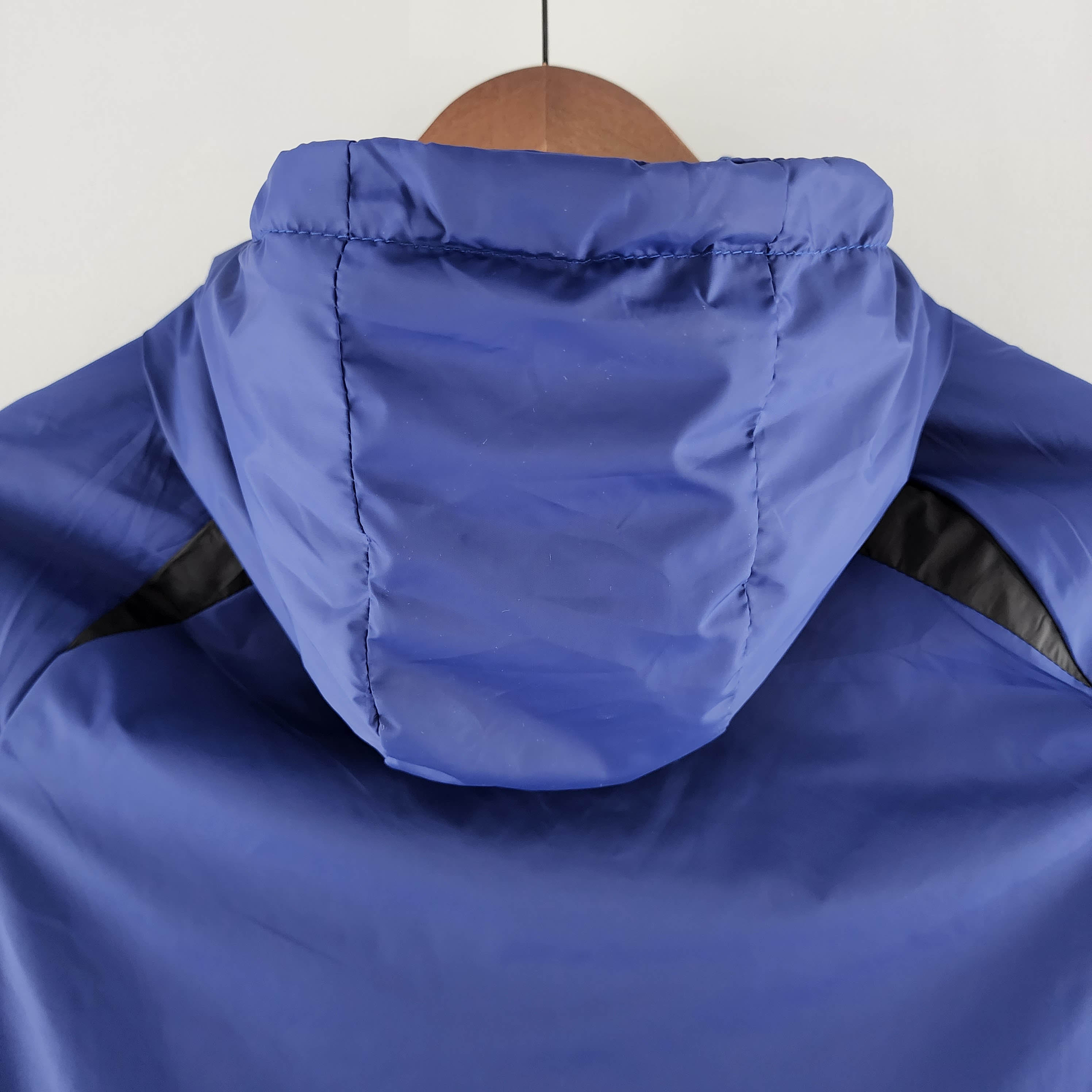 2022 PSG Windbreaker Blue and Black:football jersey mysite: unitedjerseyfootball 邓江浪:football