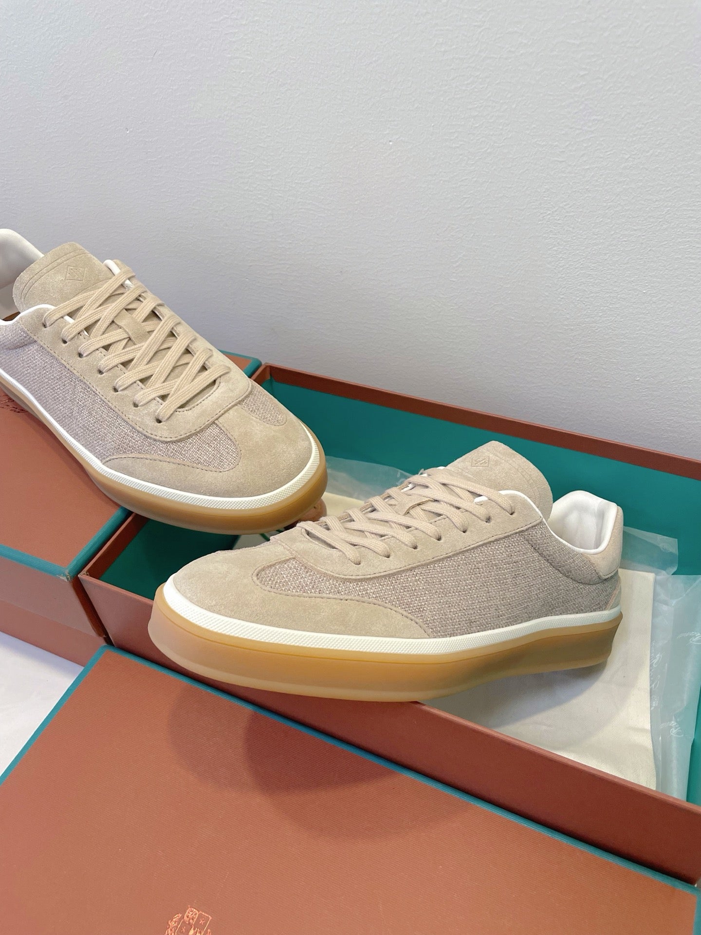 SNEAKERS IN LIGHT BEIGE SUEDE WITH CANVAS、mysite、Cacoeks