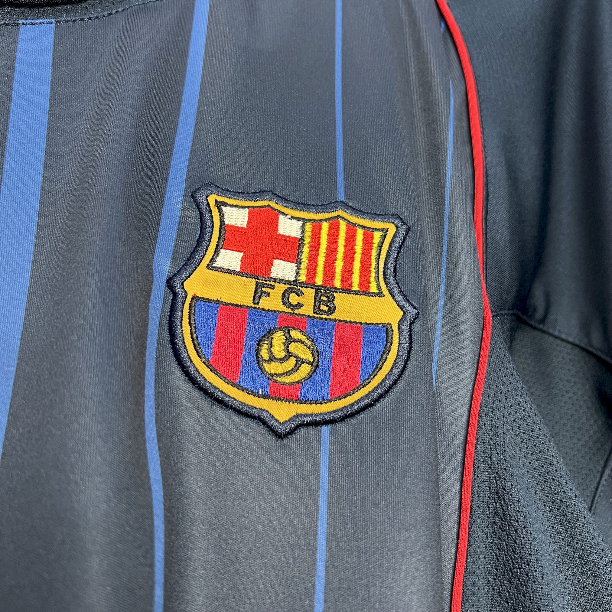 Higojerseys-Retro Barcelona 04-05 Away Jersey