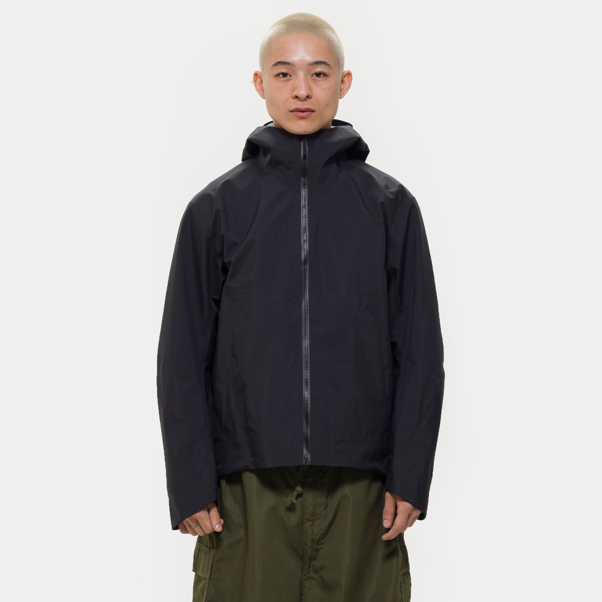 Arris Jacket in Black