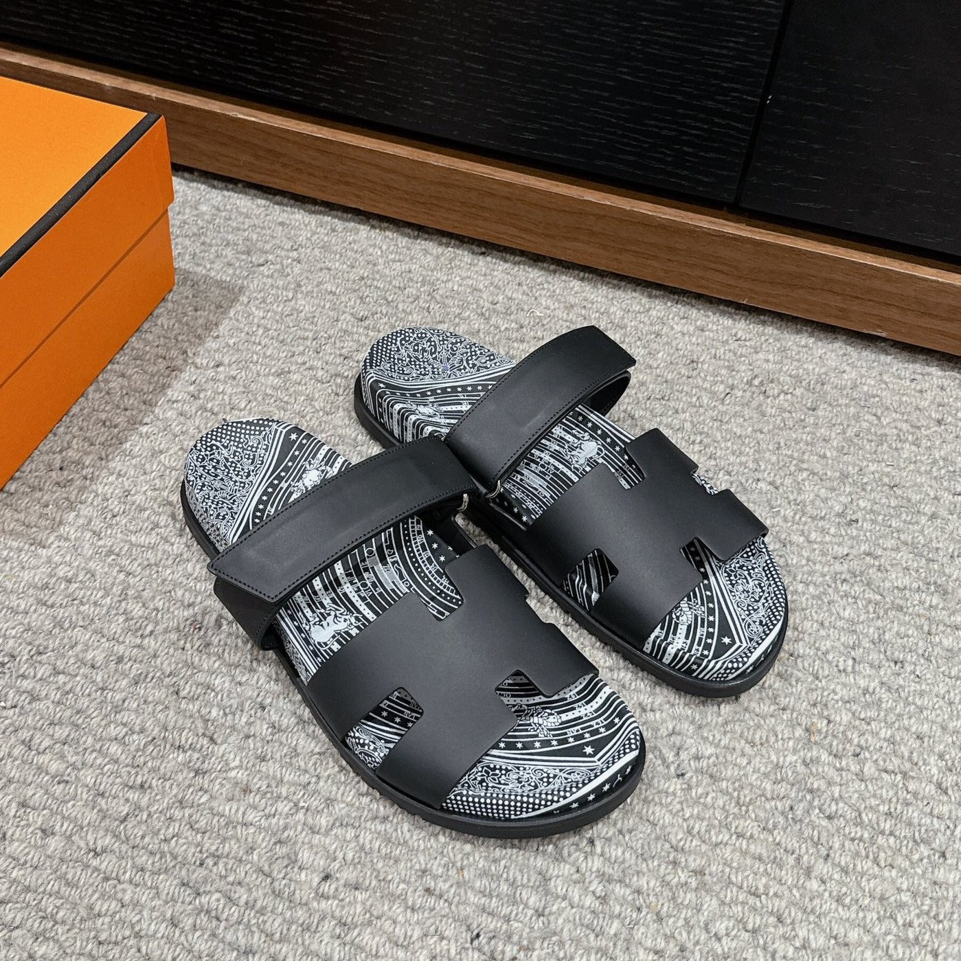 CHYPRE SANDAL BLACK CALFSKIN UNIQUE、mysite、Cacoeks