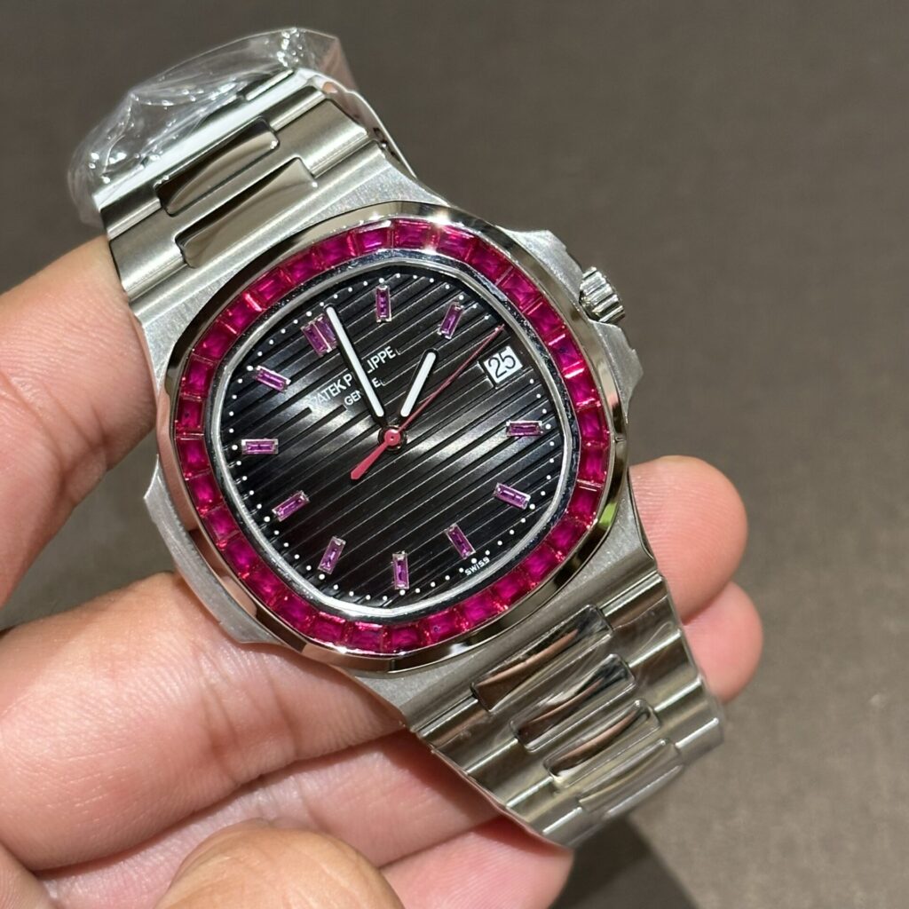 Đồng Hồ Nam Patek Philippe Nautilus 5723 Độ Đá Ruby Đỏ Replica 11 40mm (3)