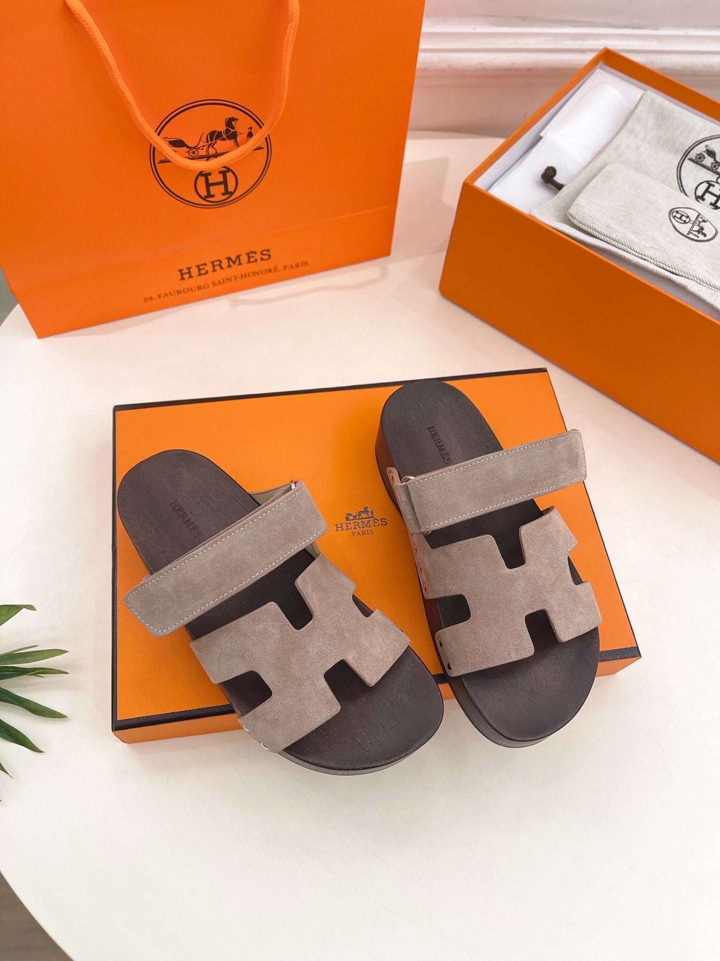 KOS CLOG IN KHAKI BROWN SUEDE、mysite、Cacoeks