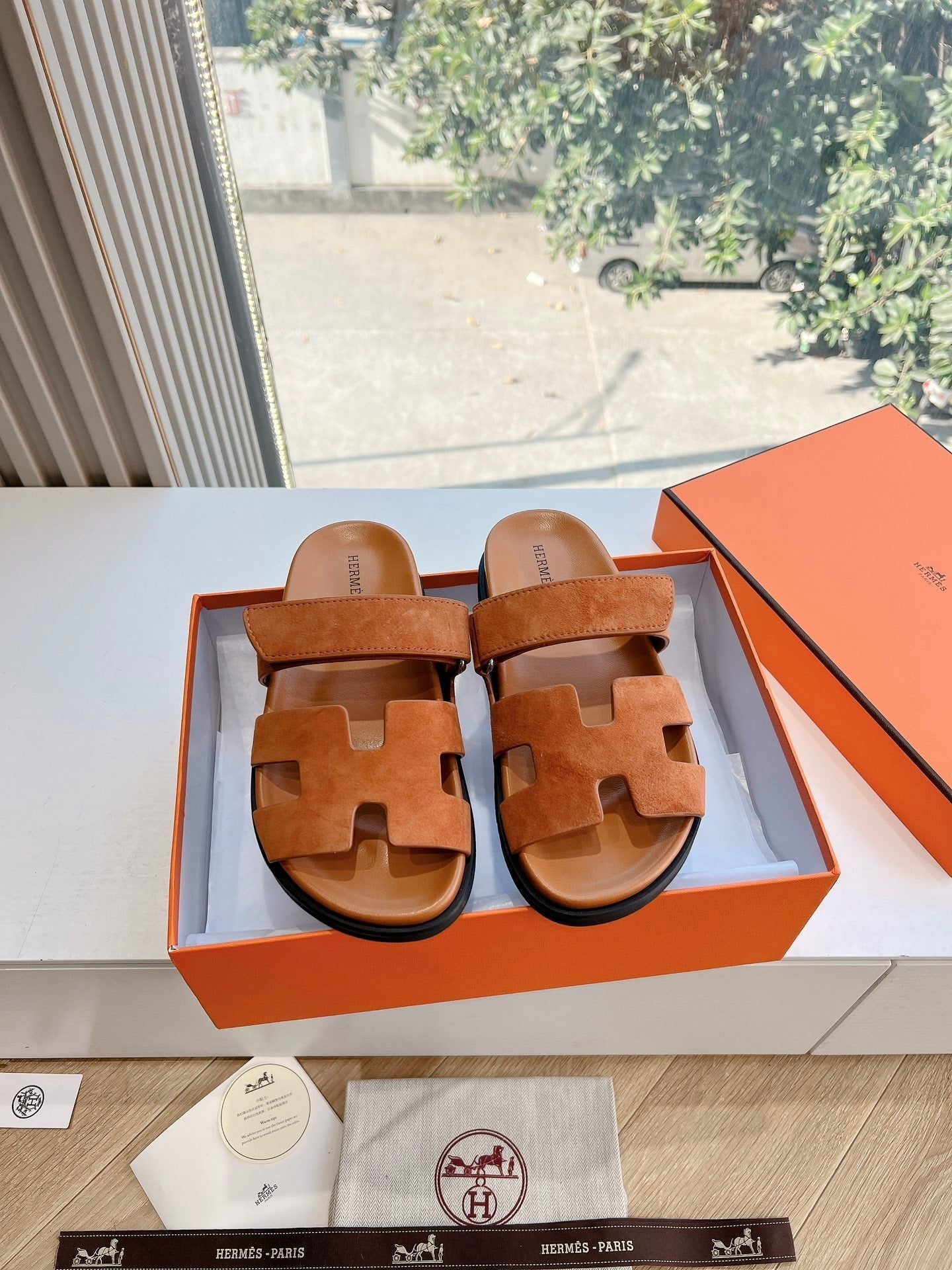 CHYPRE SANDAL IN VIVID ORANGE SUEDE、mysite、Cacoeks