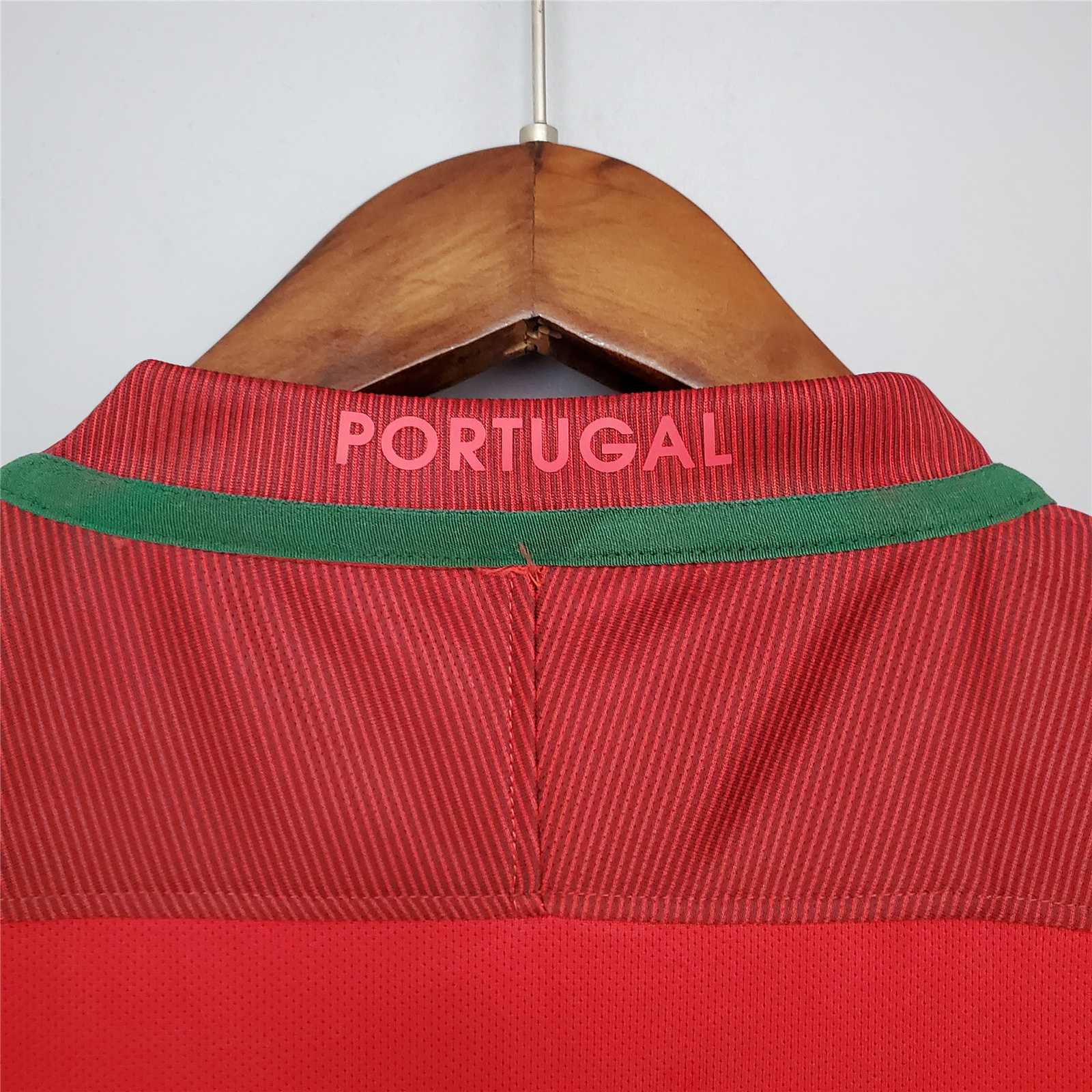 ManixJersey.com | Retro Portugal 2016 Home Stadium Jersey -Customize Name, Number and Patch | Worldwide Shipping
