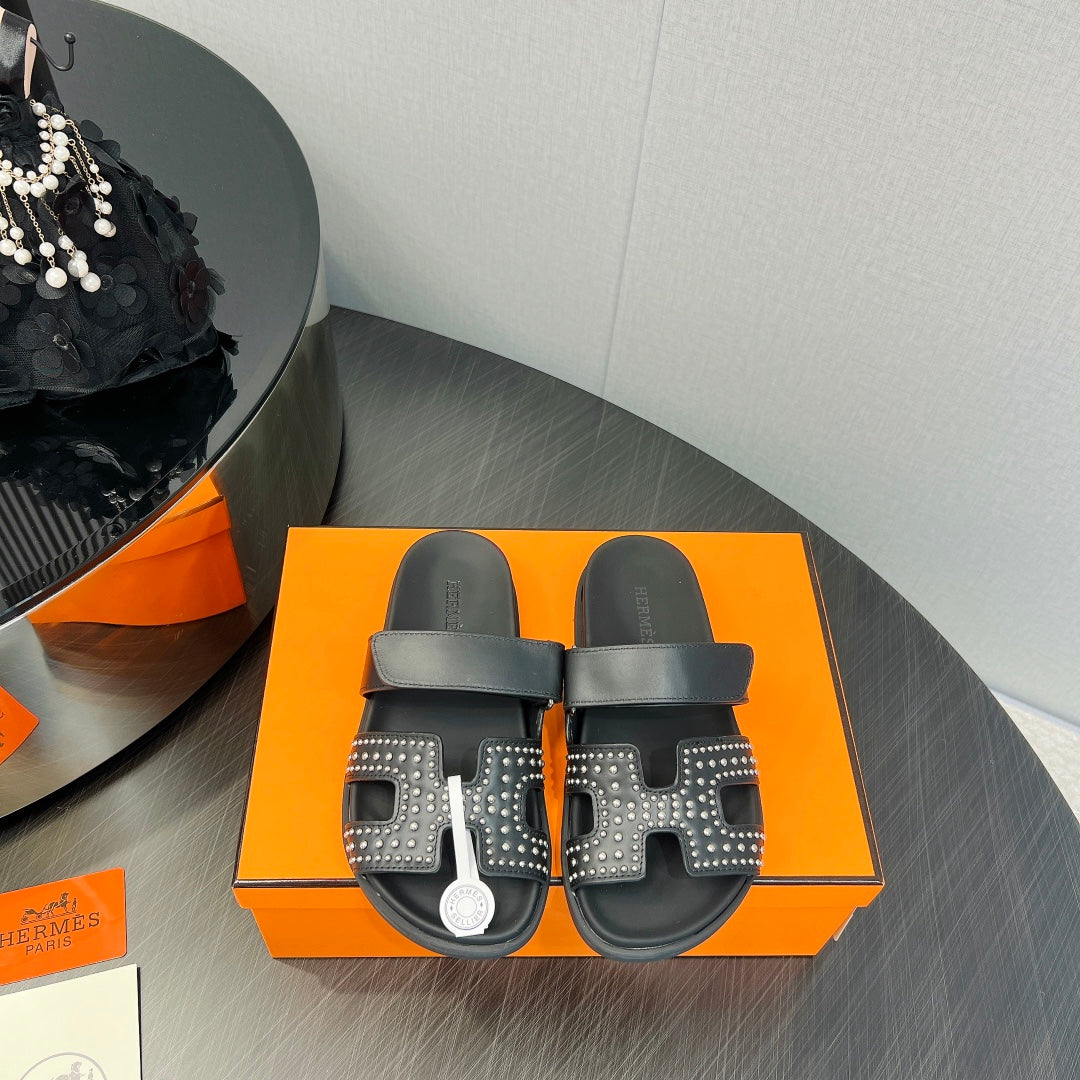 CHYPRE SANDAL BLACK CALFSKIN STYLIZED、mysite、Cacoeks