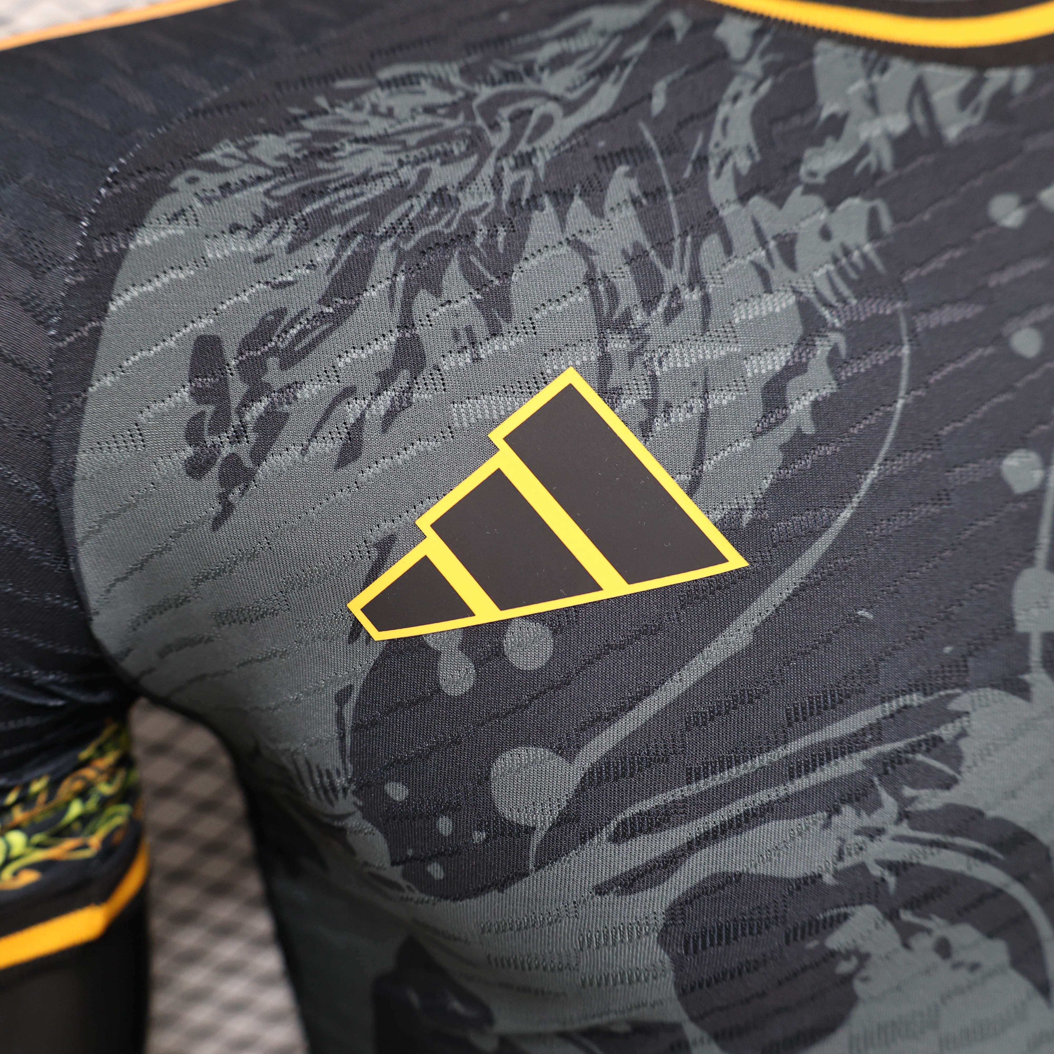 2024/2025 Player Version Real Madrid Special Edition Black and grey Football Shirt 1:1 Thai Quality:football jersey mysite: unitedjerseyfootball 邓江浪:football