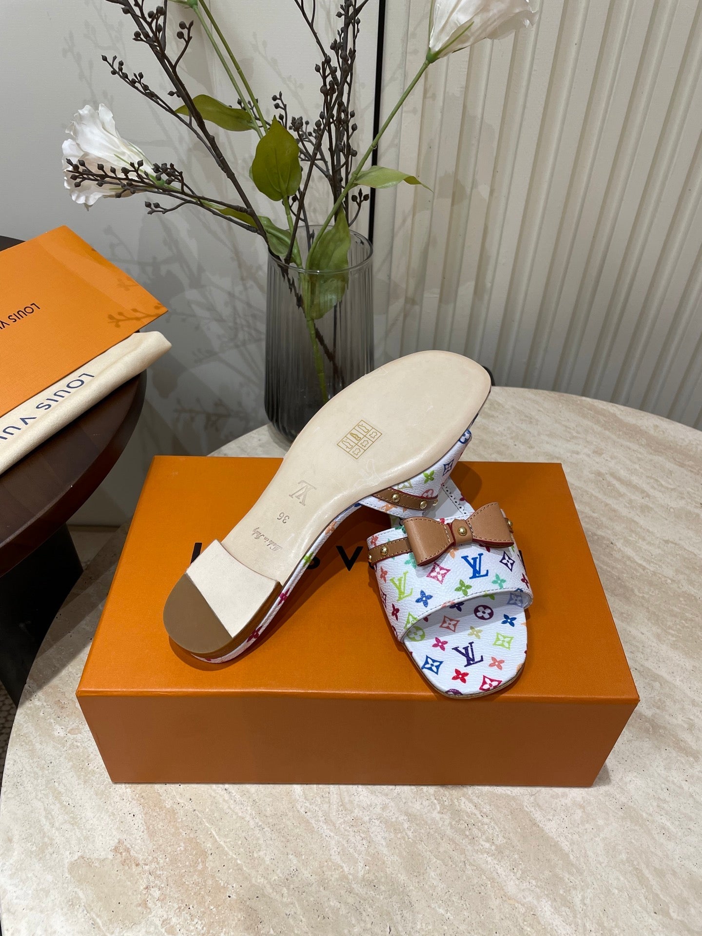 FLAT MULES IN WHITE MONOGRAM LAMBSKIN、mysite、Cacoeks