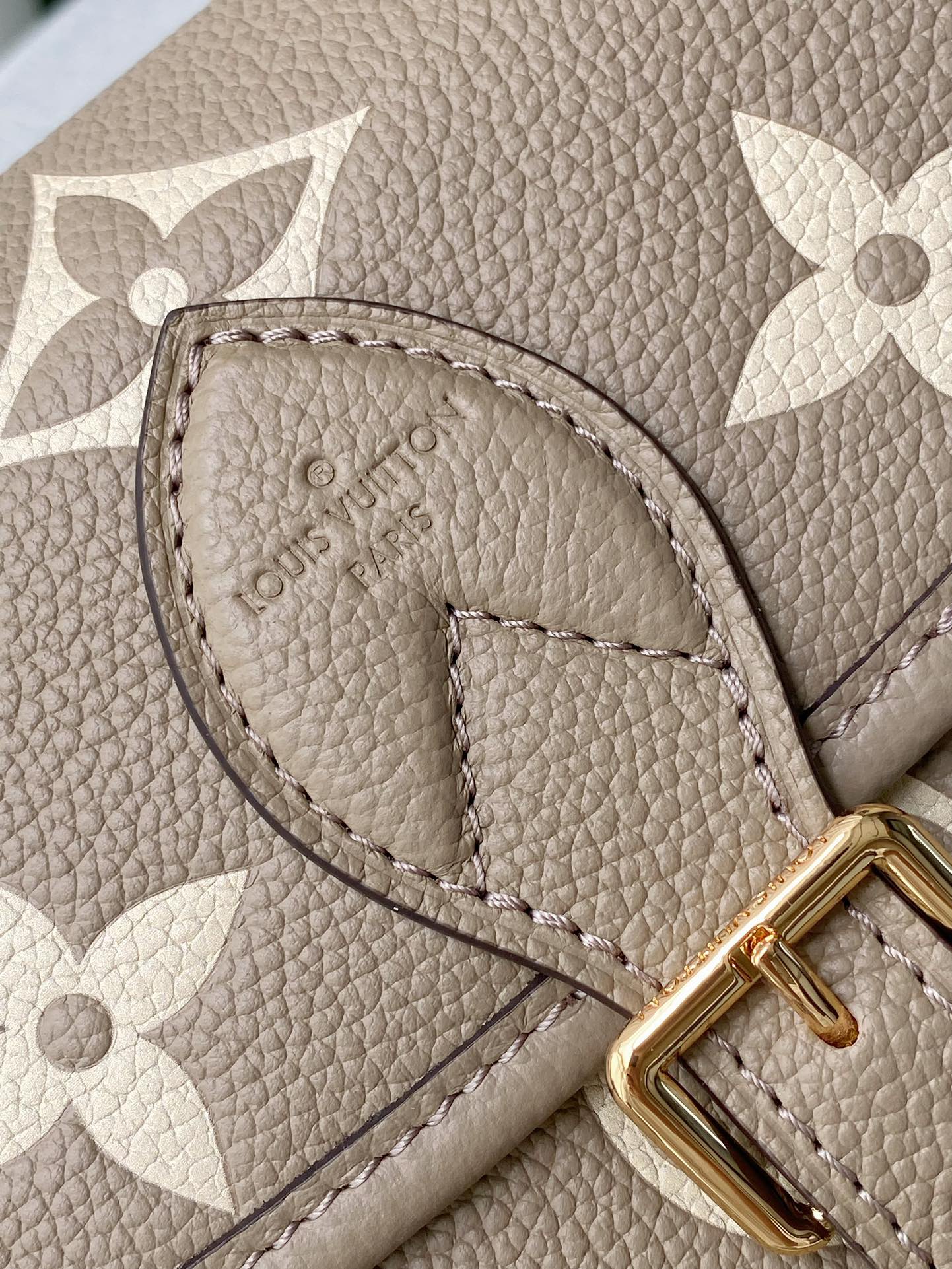 路易威登 M46583 Diane Bicolor Monogram Empreinte 皮革奶油色