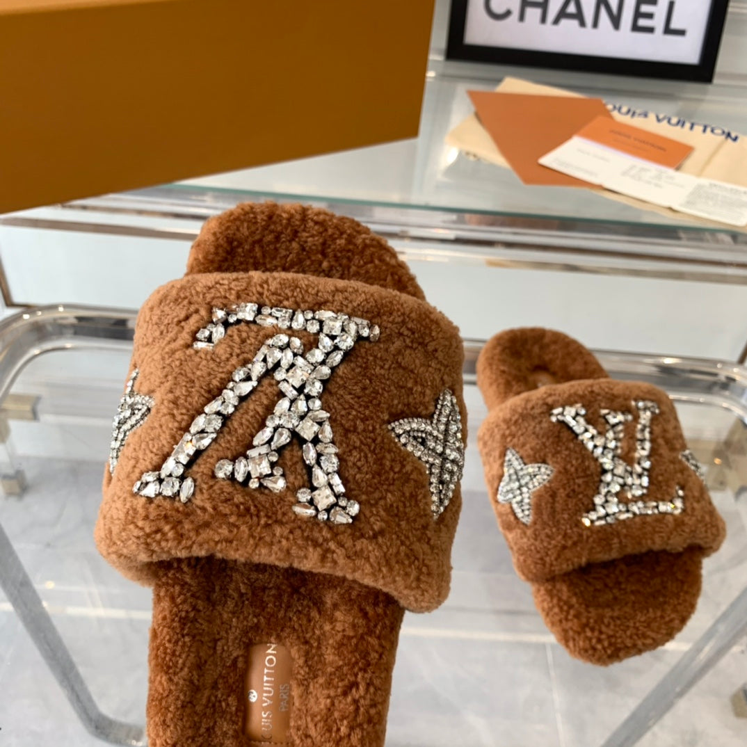 LV WOMEN'S PASEO FLAT SLIPPER IN CINNAMON BROWN FLEECE、mysite、Cacoeks