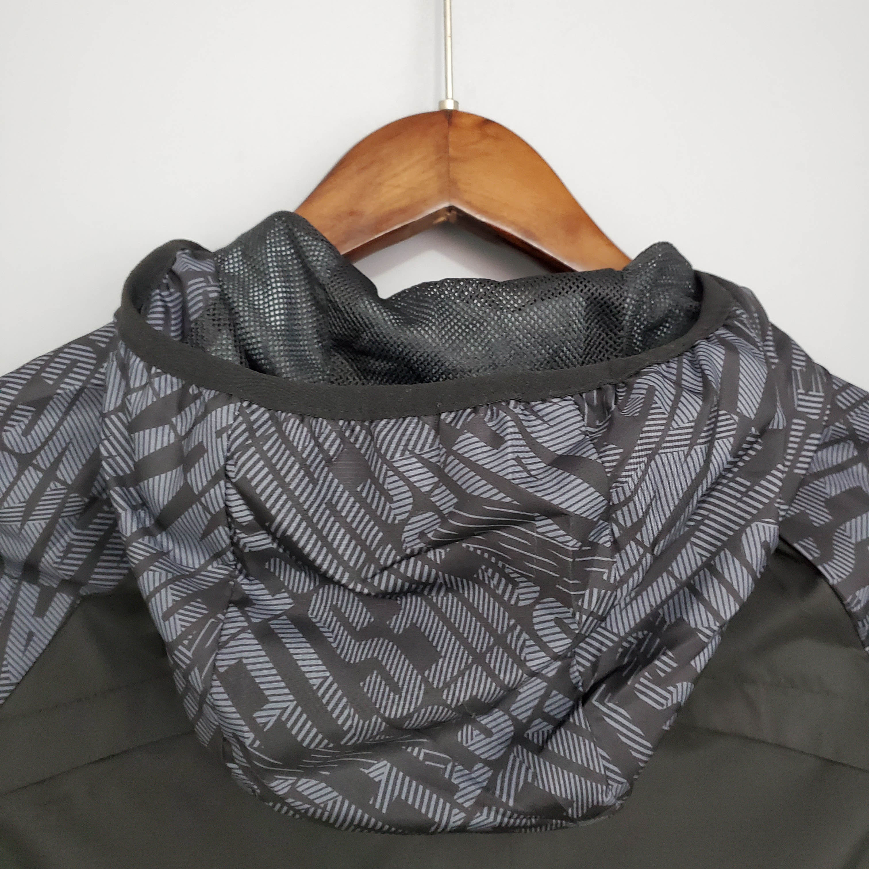 2021/2022 Manchester City Jersey Windbreaker Black:football jersey mysite: unitedjerseyfootball 邓江浪:football