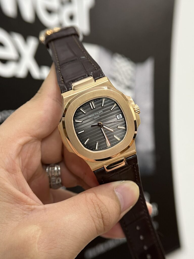Đồng Hồ Patek Philippe Nautilus 5711 Bọc Vàng Nhà Máy 3K 40mm