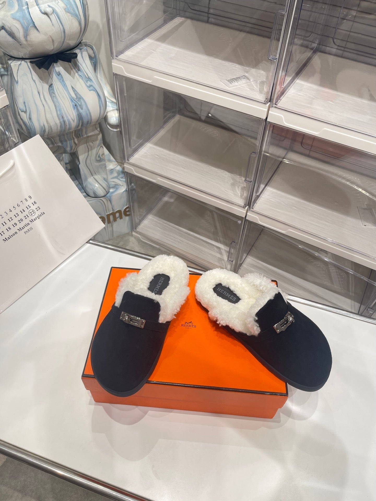 SLIP-ON MULE IN BLACK SUEDE AND SHEARLING LINING、mysite、Cacoeks