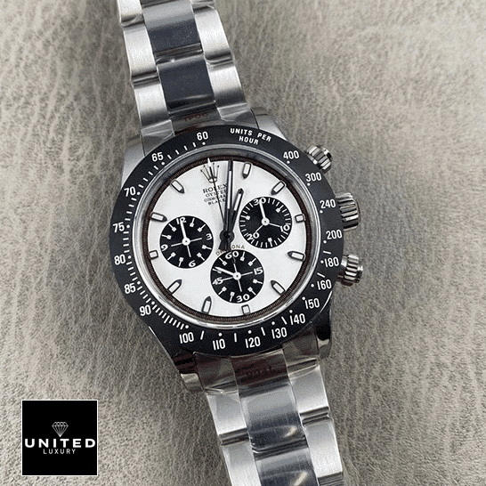 Rolexa Daytona Oyster Replica White Dial watch on the sand