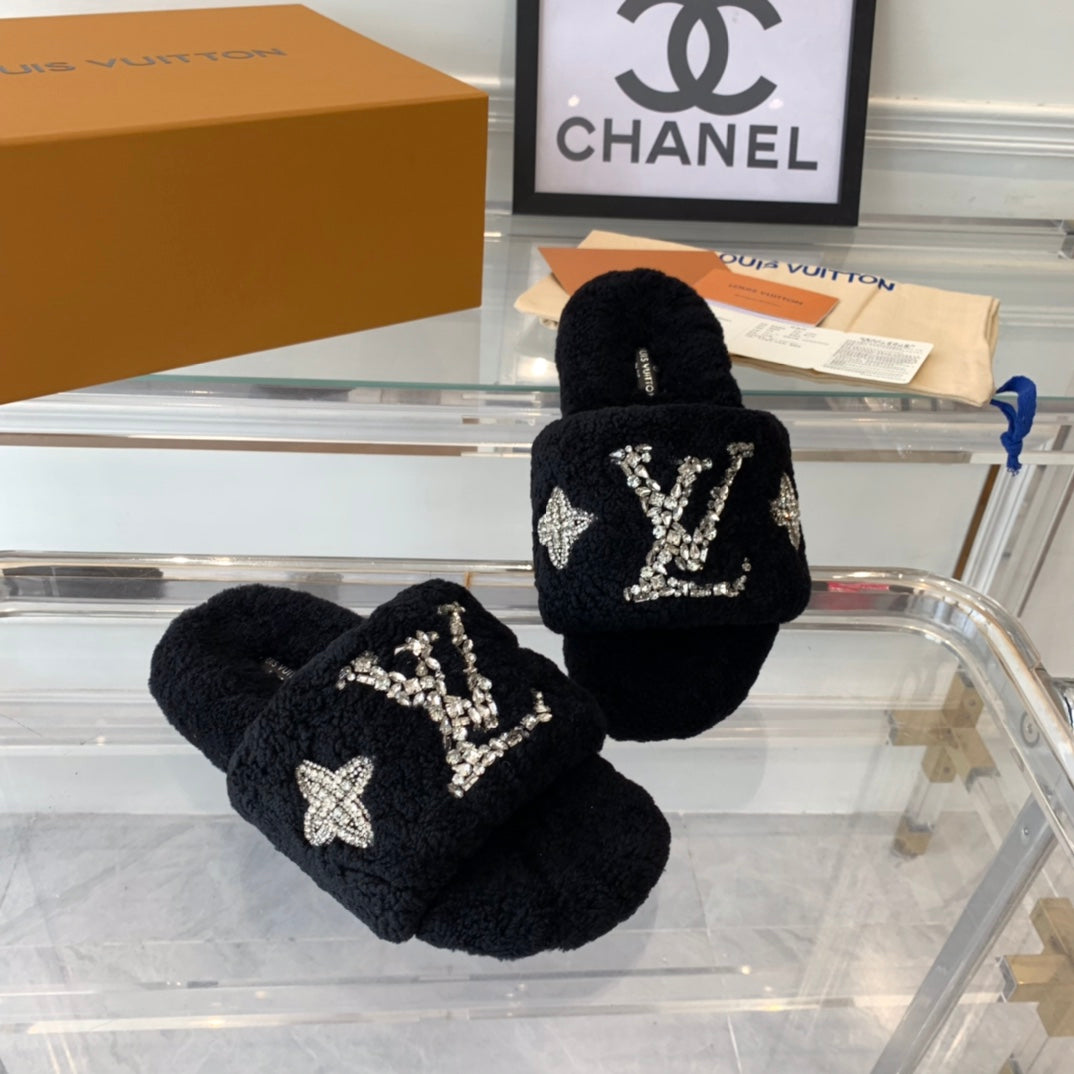 LV WOMEN'S PASEO FLAT SLIPPER IN BLACK FLEECE、mysite、Cacoeks