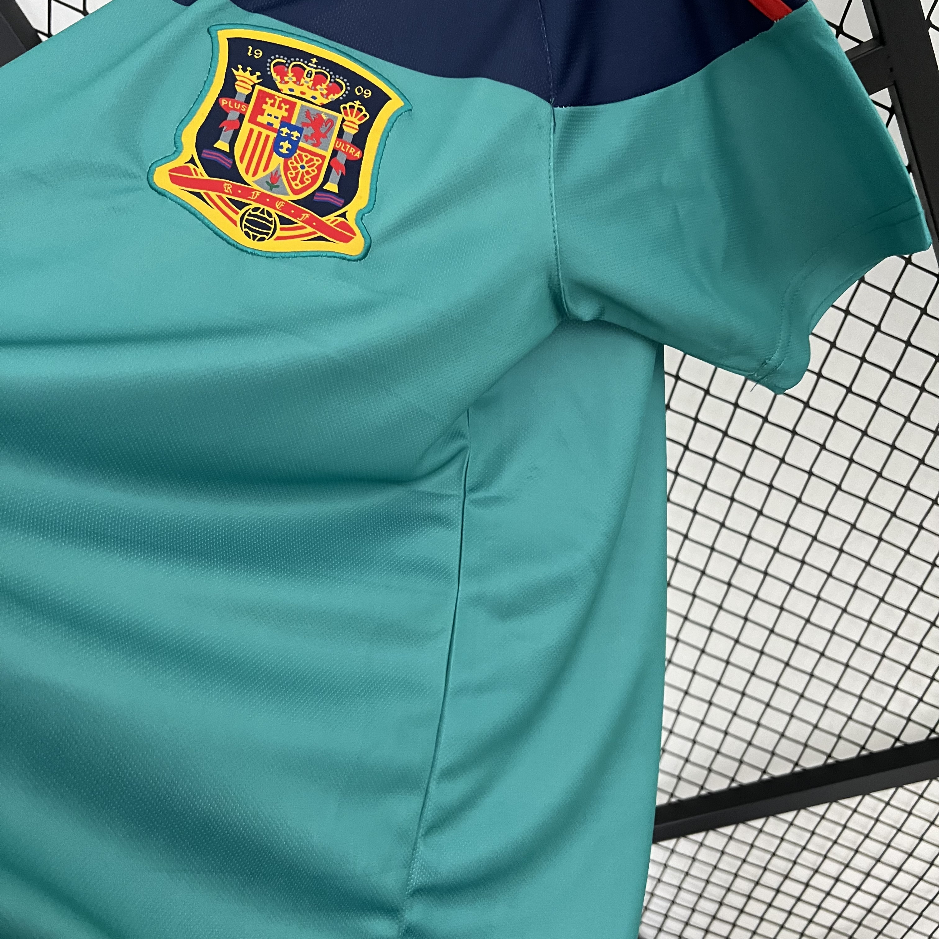 Higojerseys-Retro Spain 2010 Green Goalkeeper Jersey